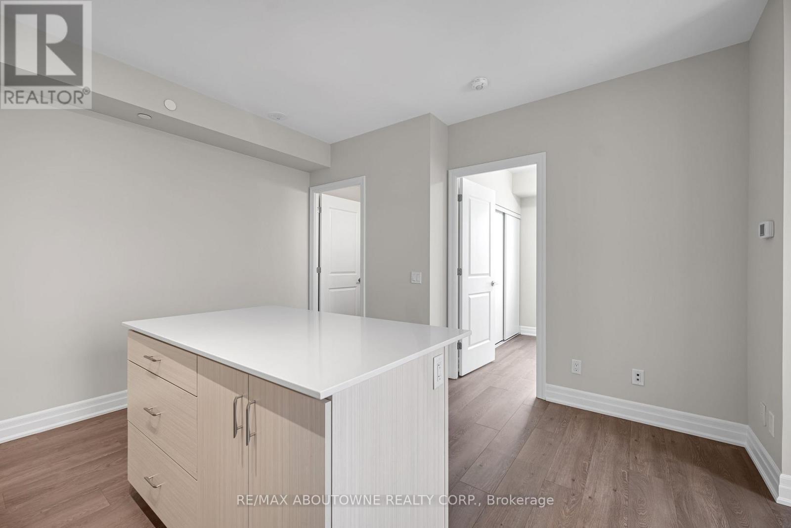 1609 - 9085 Jane Street, Vaughan, ON - Indoor Photo Showing Other Room