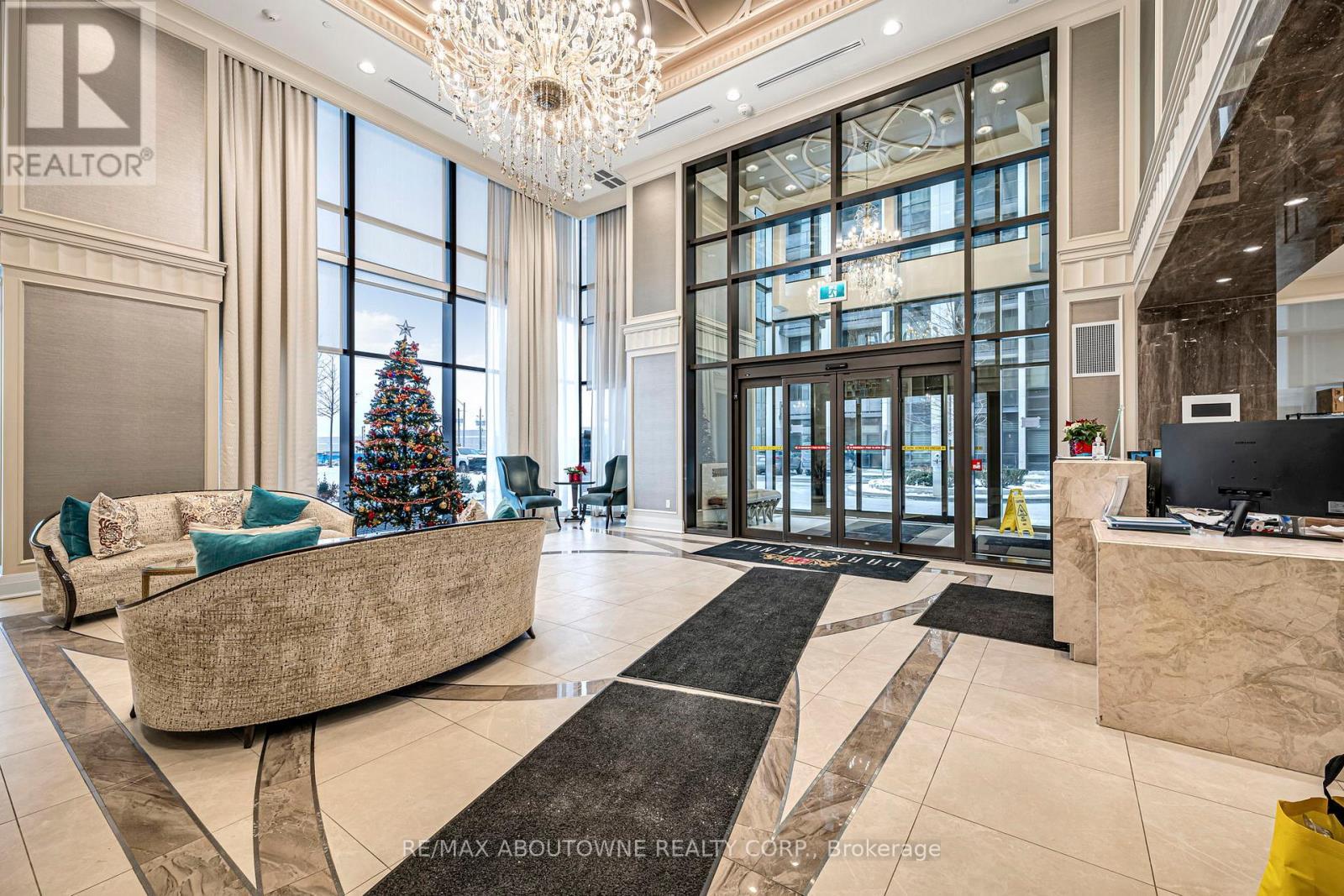 1609 - 9085 Jane Street, Vaughan, ON - Indoor Photo Showing Other Room