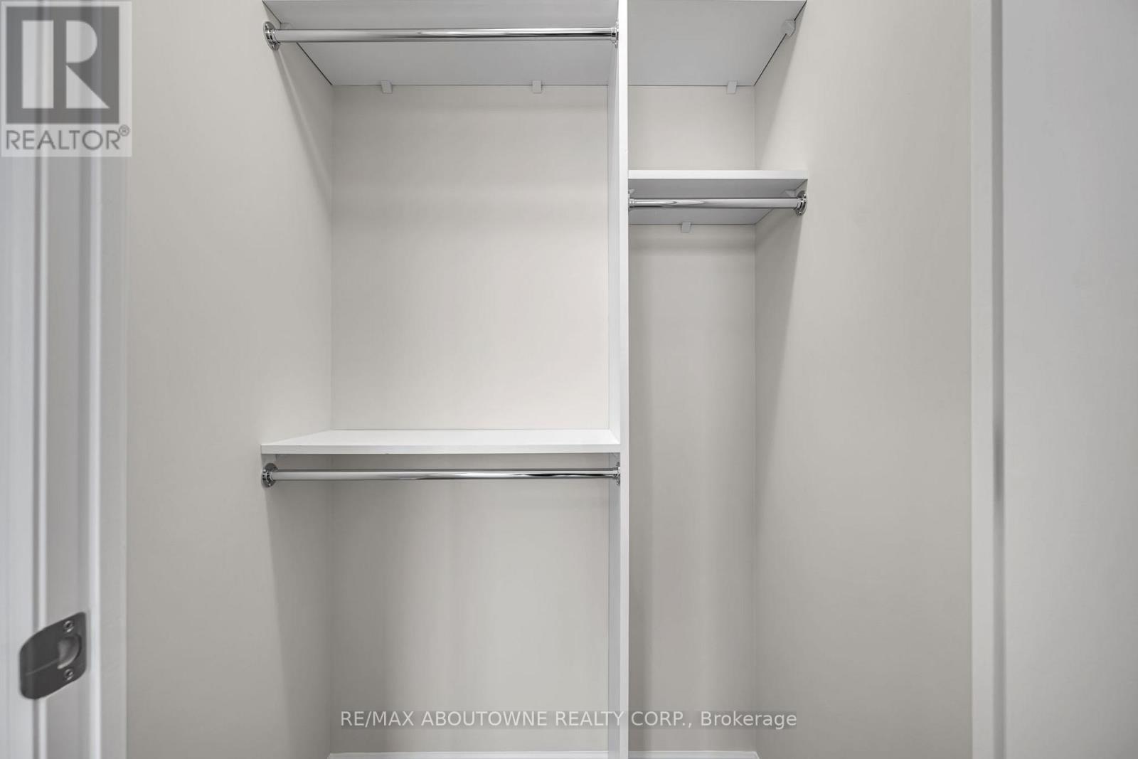 1609 - 9085 Jane Street, Vaughan, ON - Indoor With Storage