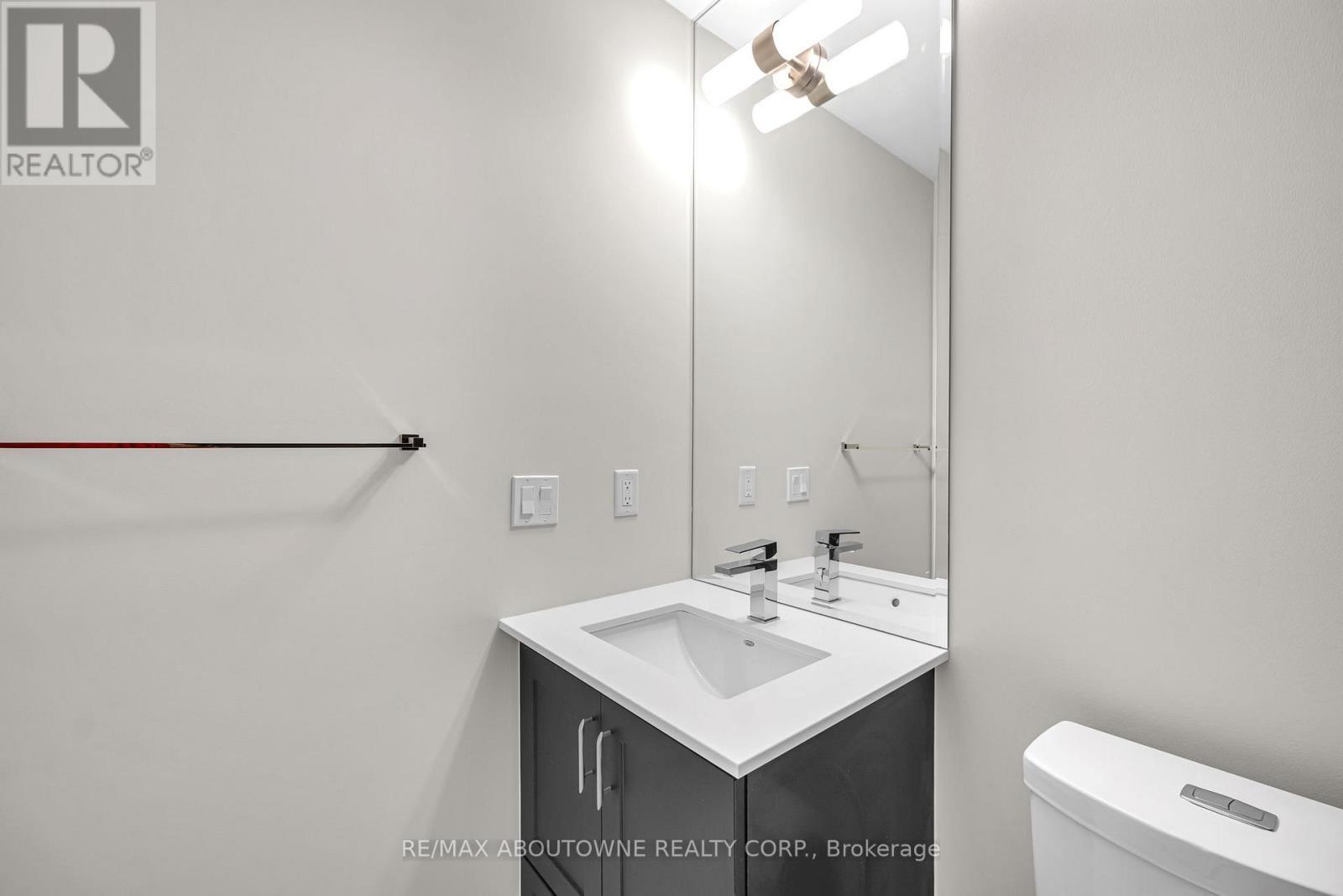 1609 - 9085 Jane Street, Vaughan, ON - Indoor Photo Showing Bathroom