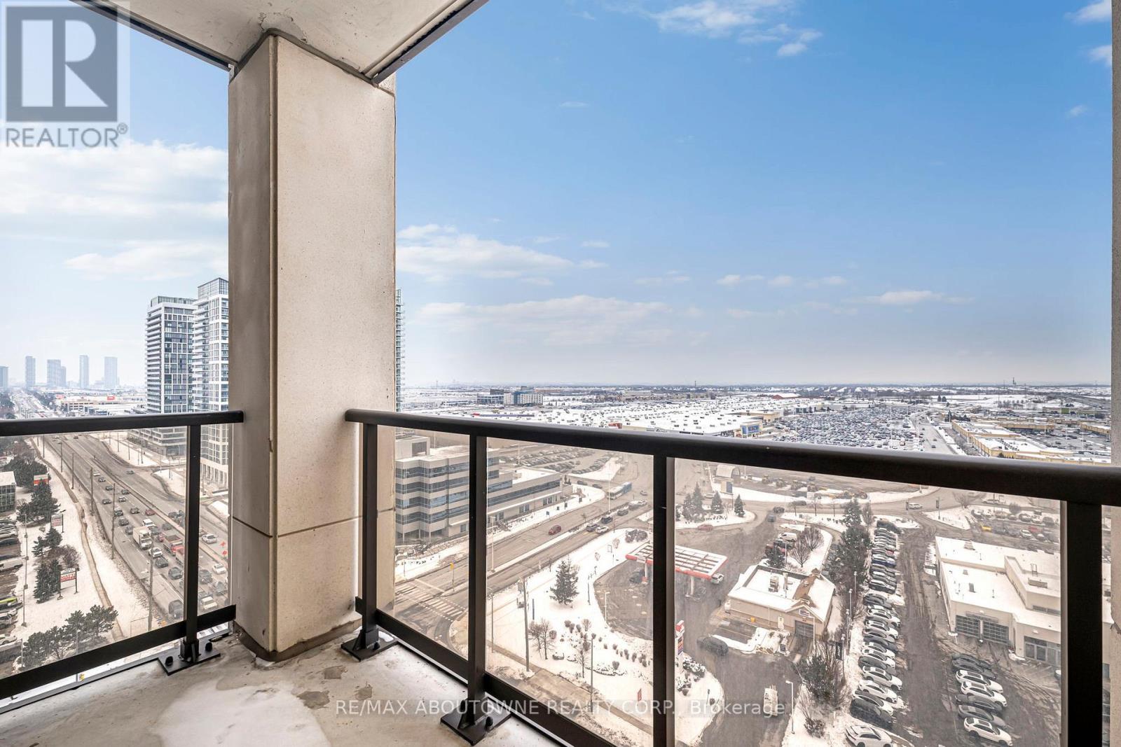1609 - 9085 Jane Street, Vaughan, ON - Outdoor With View