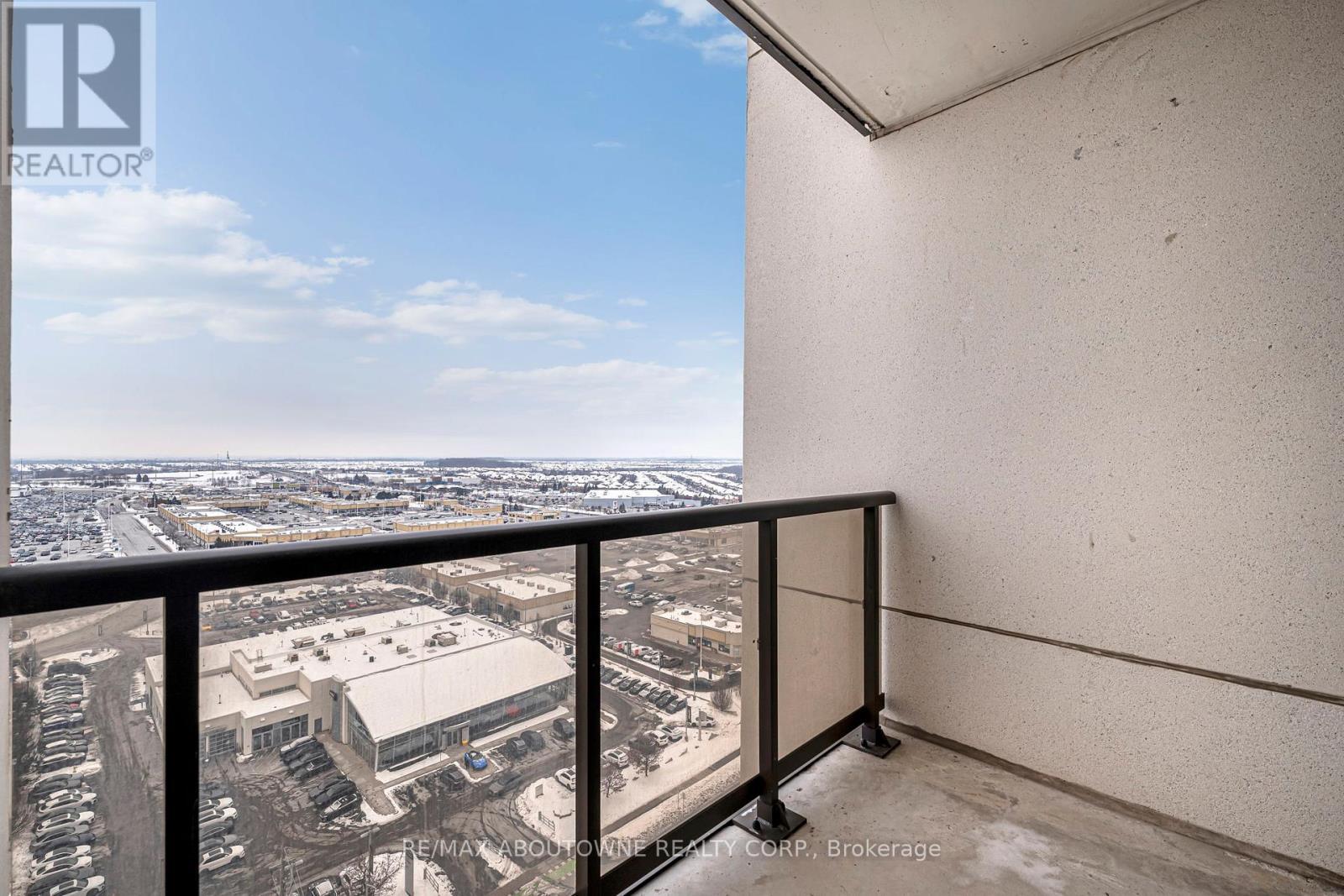 1609 - 9085 Jane Street, Vaughan, ON - Outdoor With View With Exterior