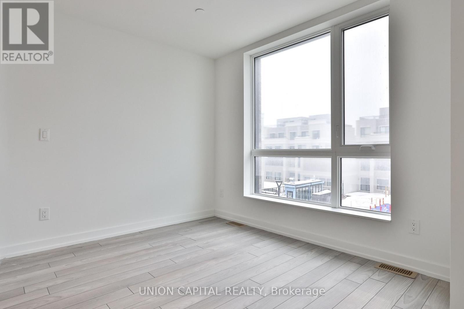 203 - 2 Red Squirrel Lane, Richmond Hill, ON - Indoor Photo Showing Other Room