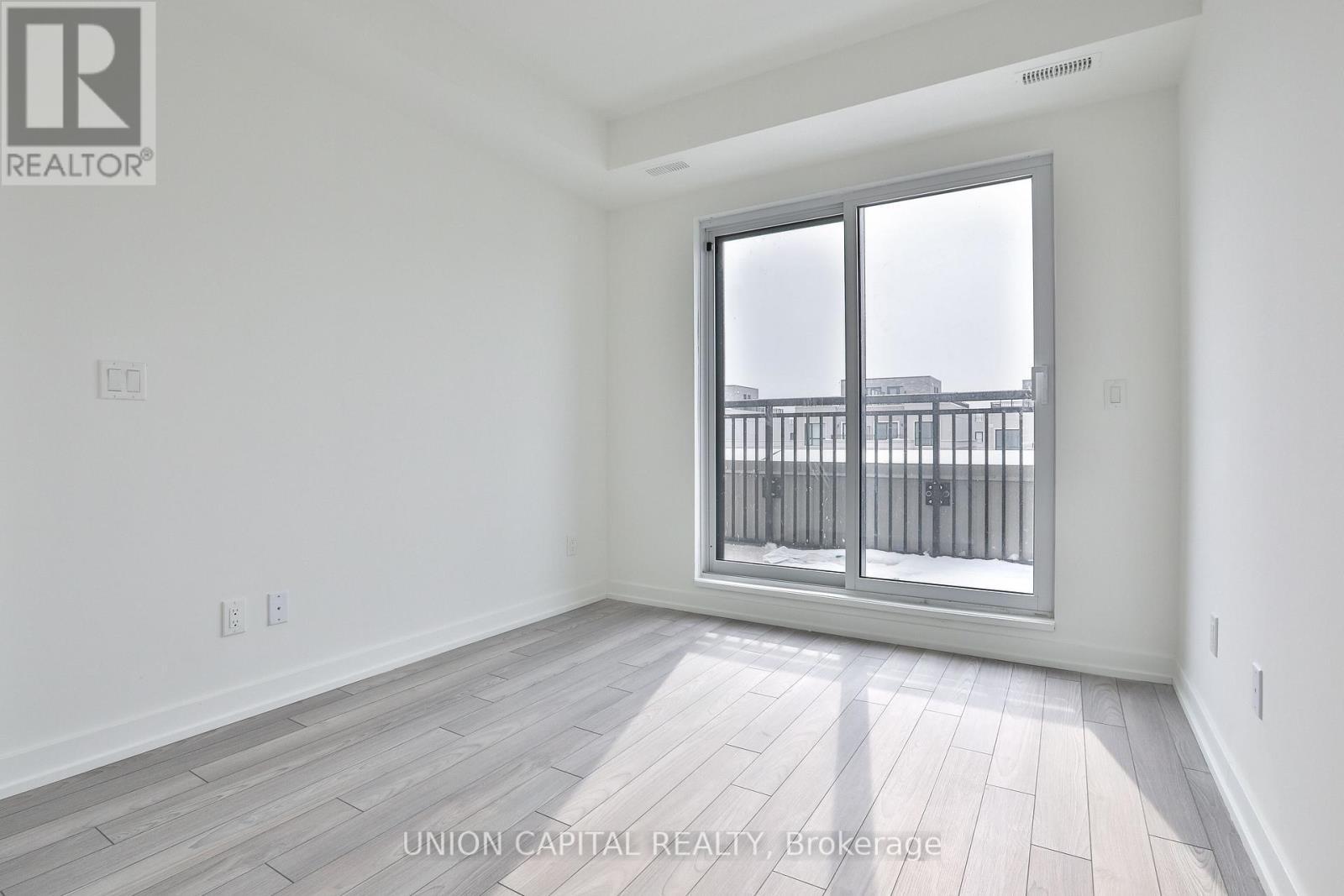 203 - 2 Red Squirrel Lane, Richmond Hill, ON - Indoor Photo Showing Other Room