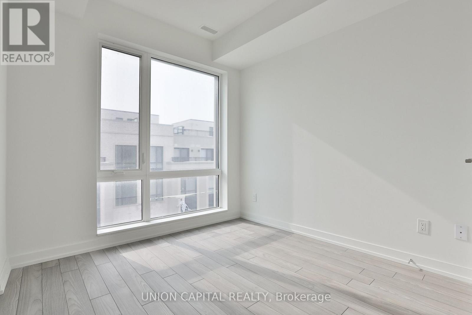 203 - 2 Red Squirrel Lane, Richmond Hill, ON - Indoor Photo Showing Other Room