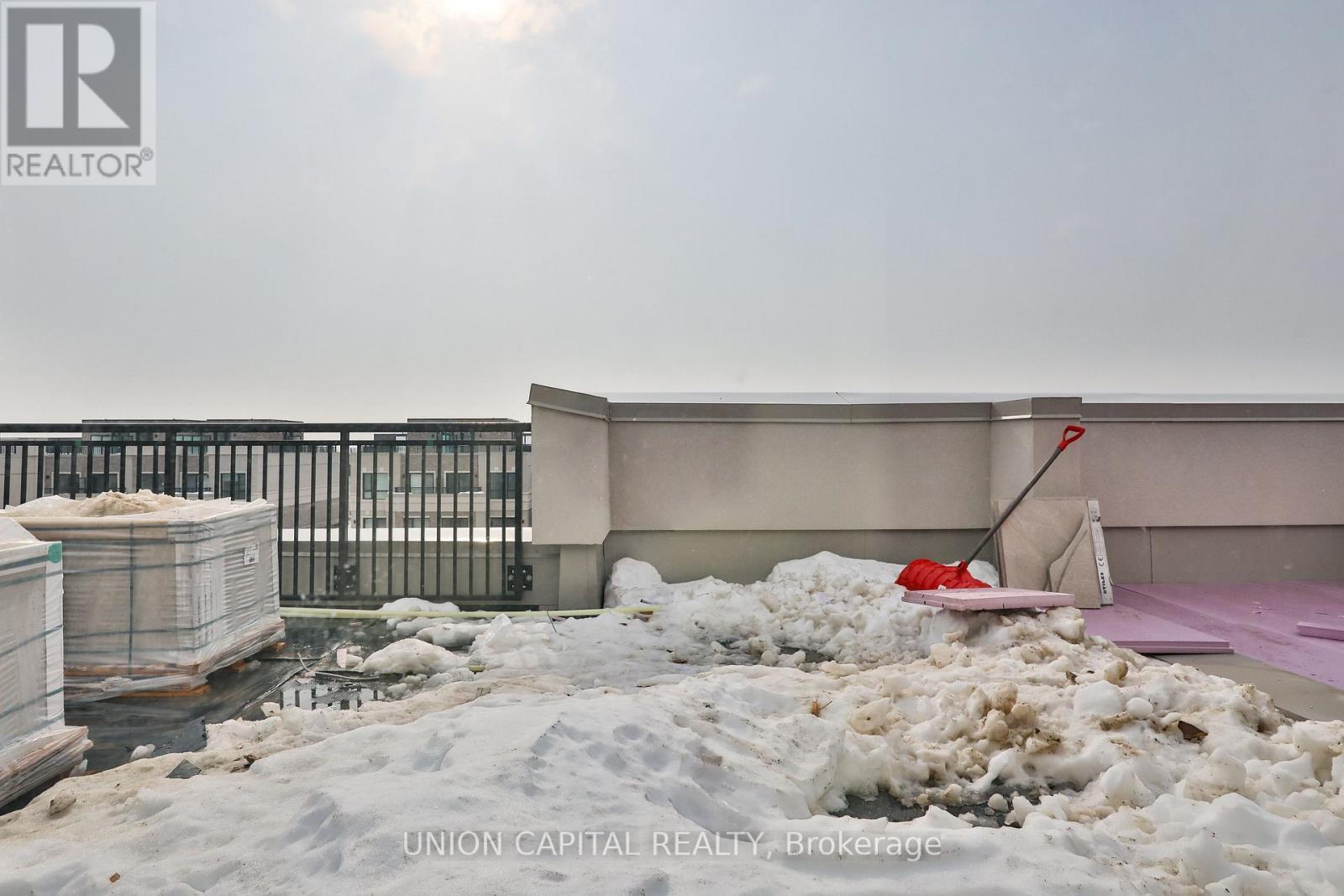 203 - 2 Red Squirrel Lane, Richmond Hill, ON -