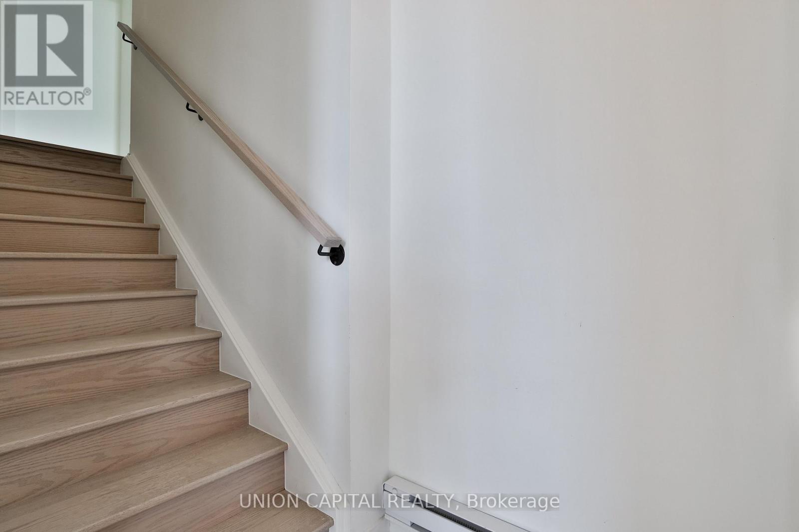 203 - 2 Red Squirrel Lane, Richmond Hill, ON - Indoor Photo Showing Other Room