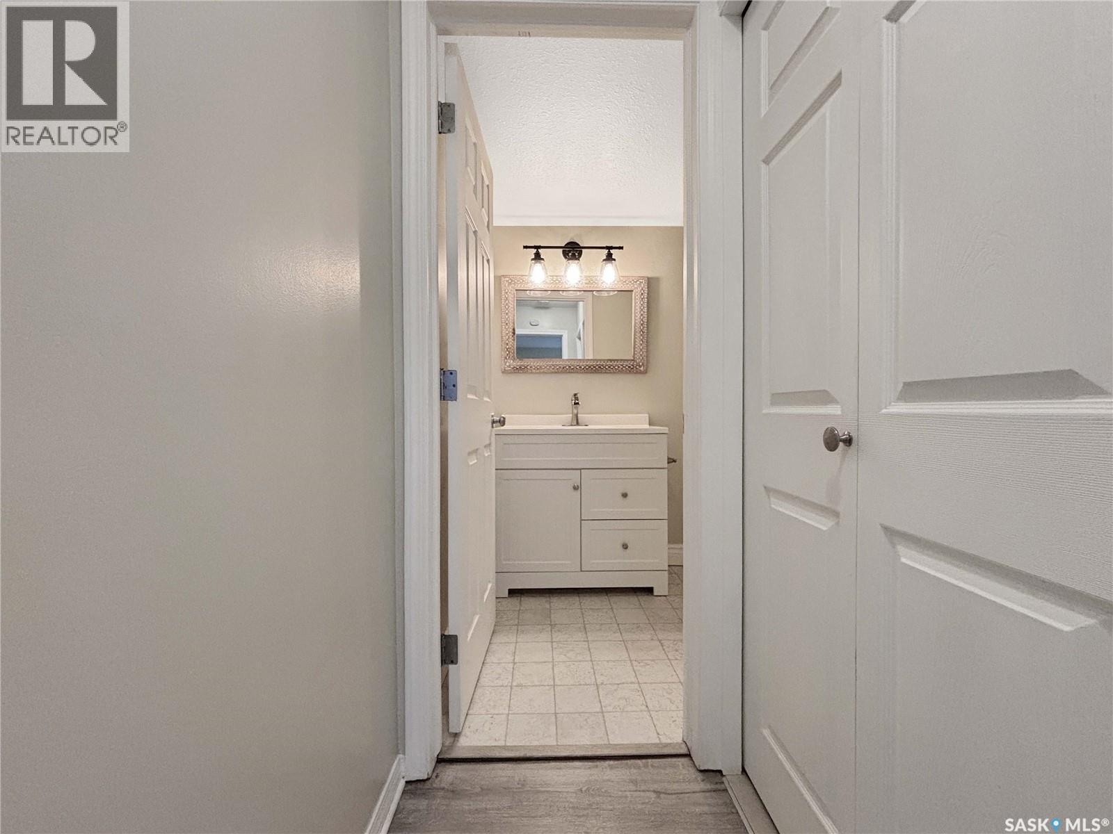 B03 245 Kingsmere Boulevard, Saskatoon, SK - Indoor Photo Showing Other Room