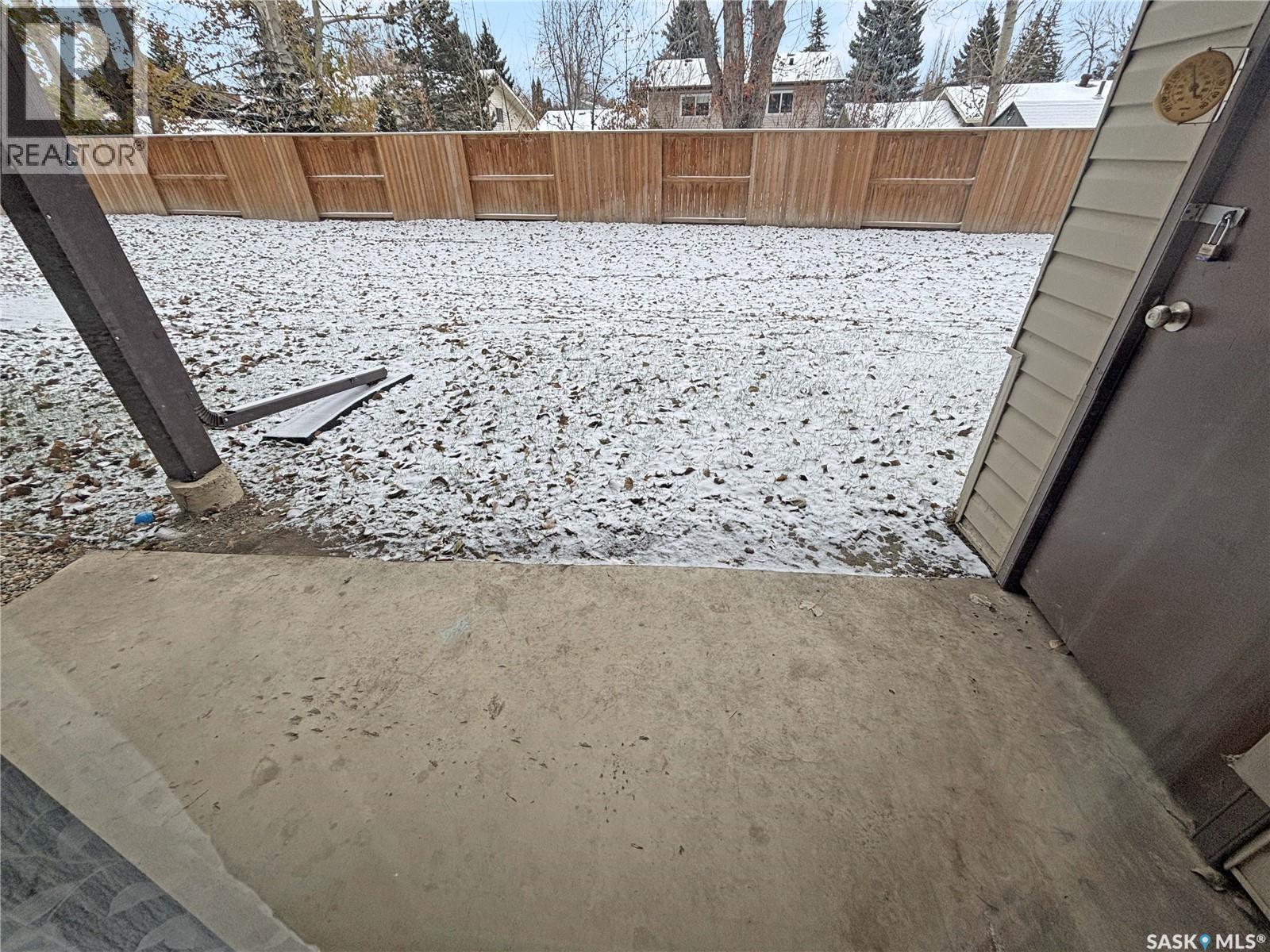 B03 245 Kingsmere Boulevard, Saskatoon, SK - Outdoor