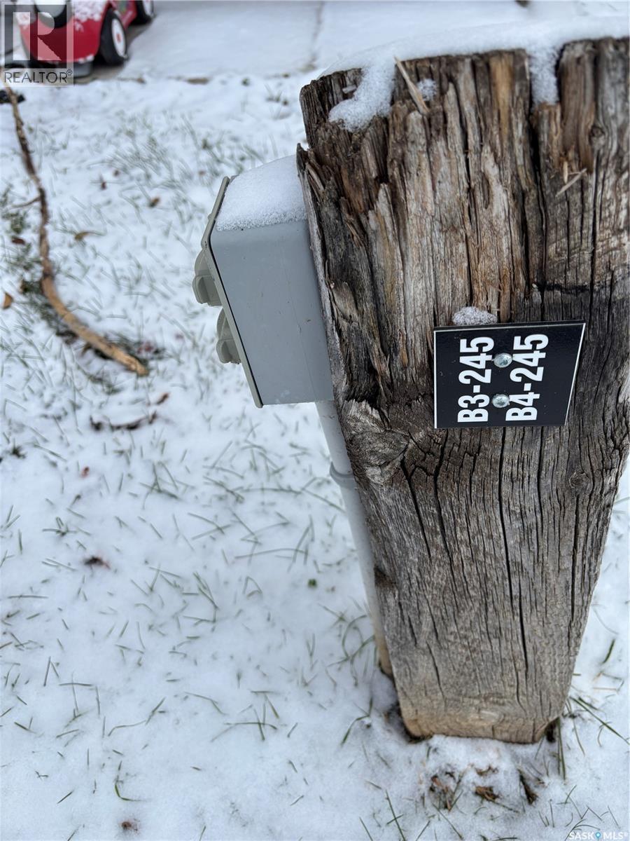 B03 245 Kingsmere Boulevard, Saskatoon, SK - Outdoor