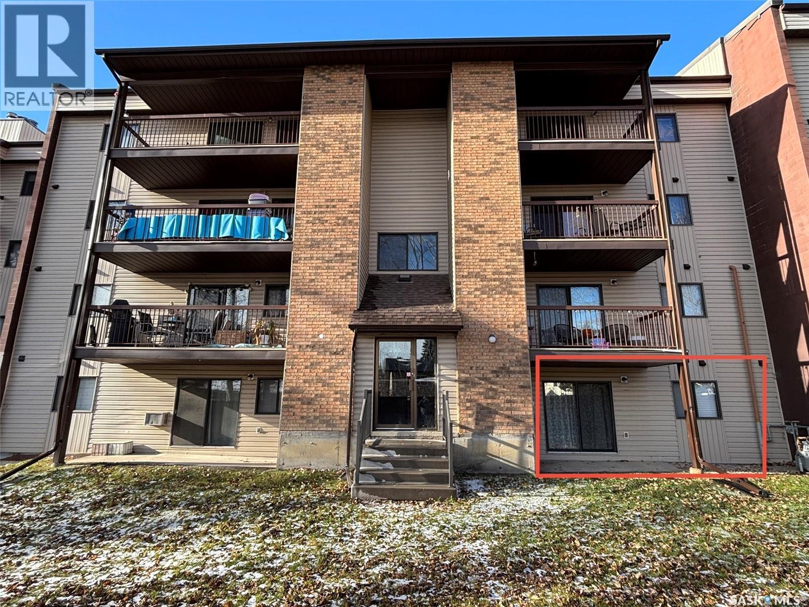 B03 245 Kingsmere Boulevard, Saskatoon, SK - Outdoor
