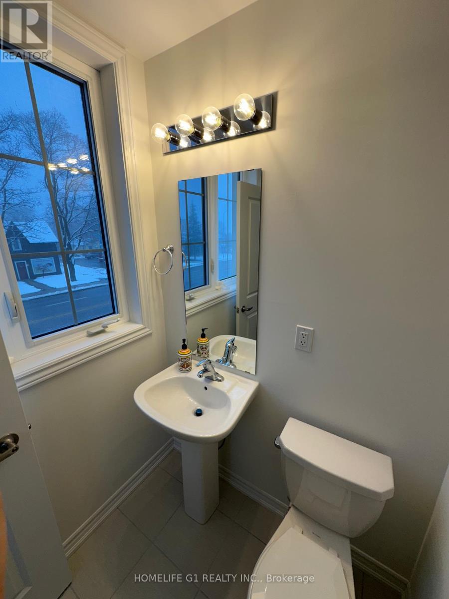 8 - 68 First Street, Orangeville, ON - Indoor Photo Showing Bathroom
