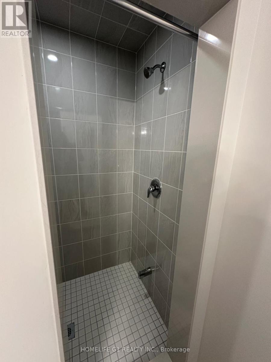 8 - 68 First Street, Orangeville, ON - Indoor Photo Showing Bathroom