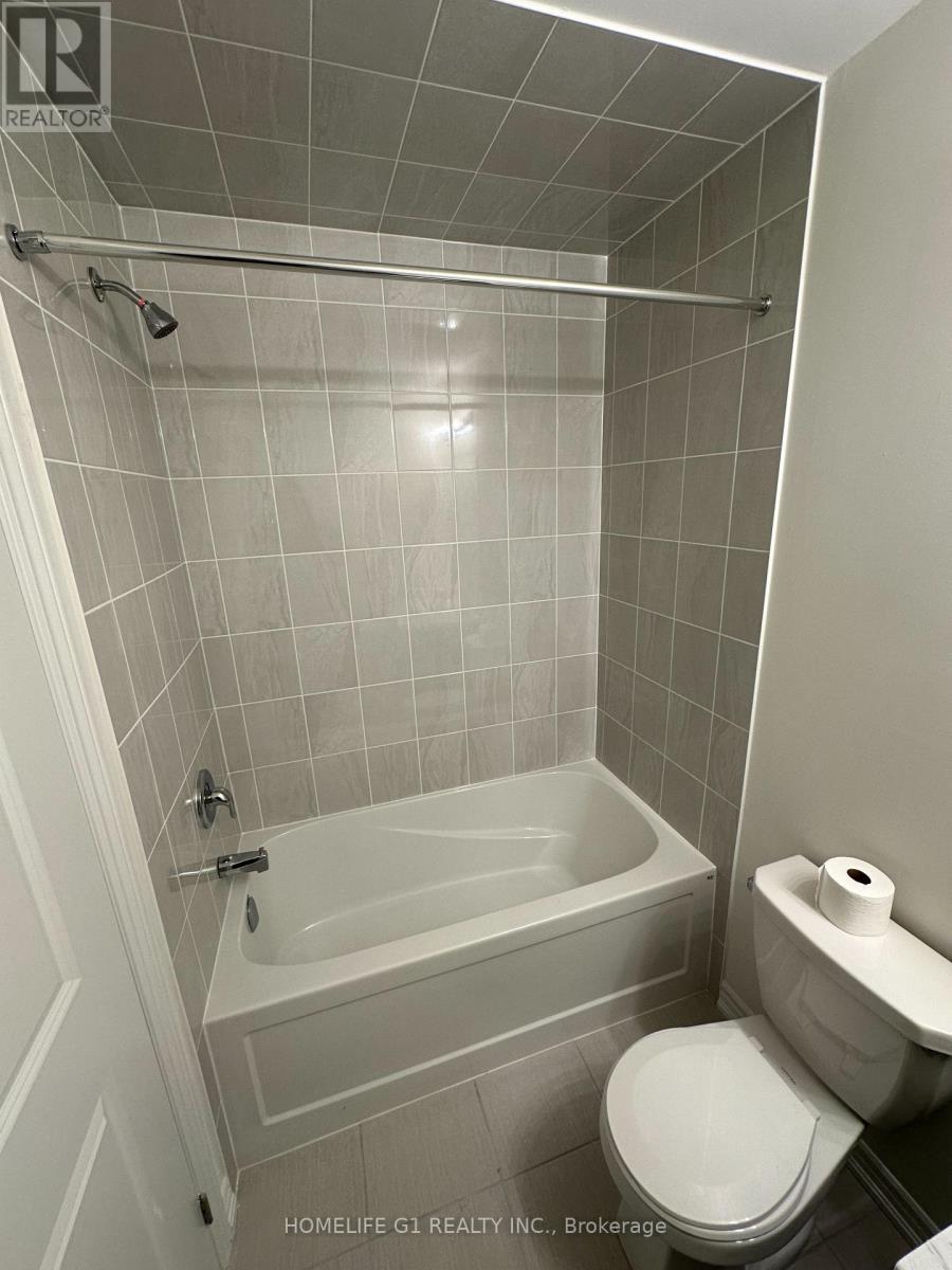 8 - 68 First Street, Orangeville, ON - Indoor Photo Showing Bathroom