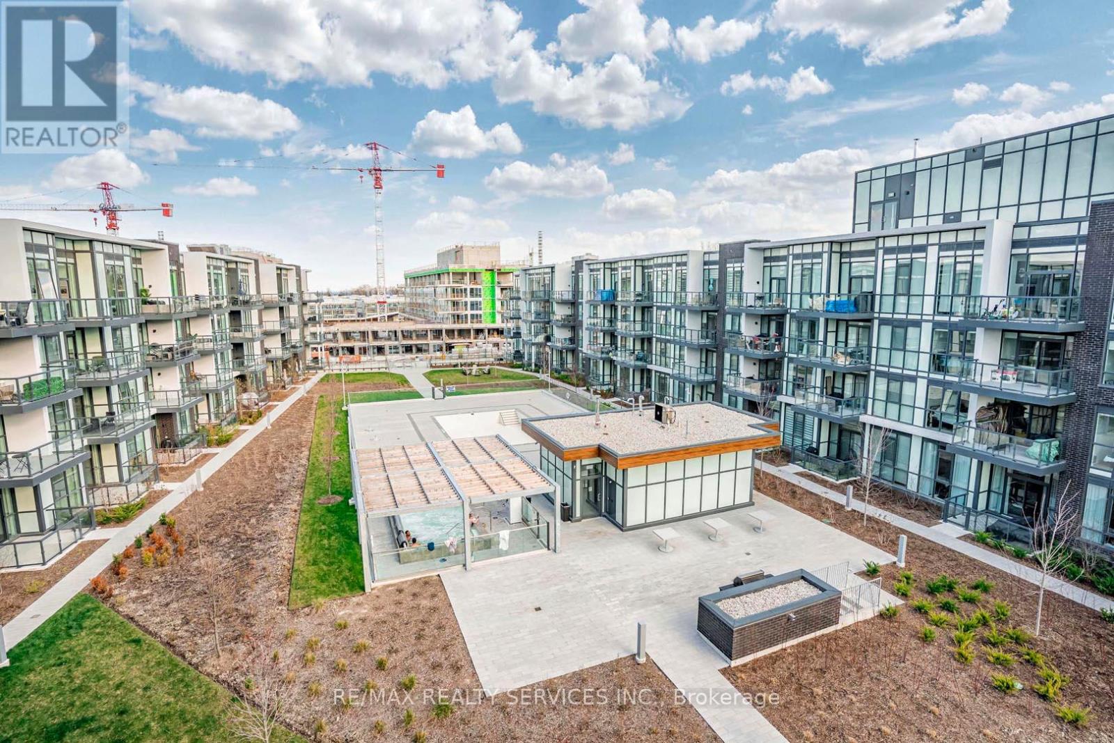 403 - 415 Sea Ray Avenue, Innisfil, ON - Outdoor