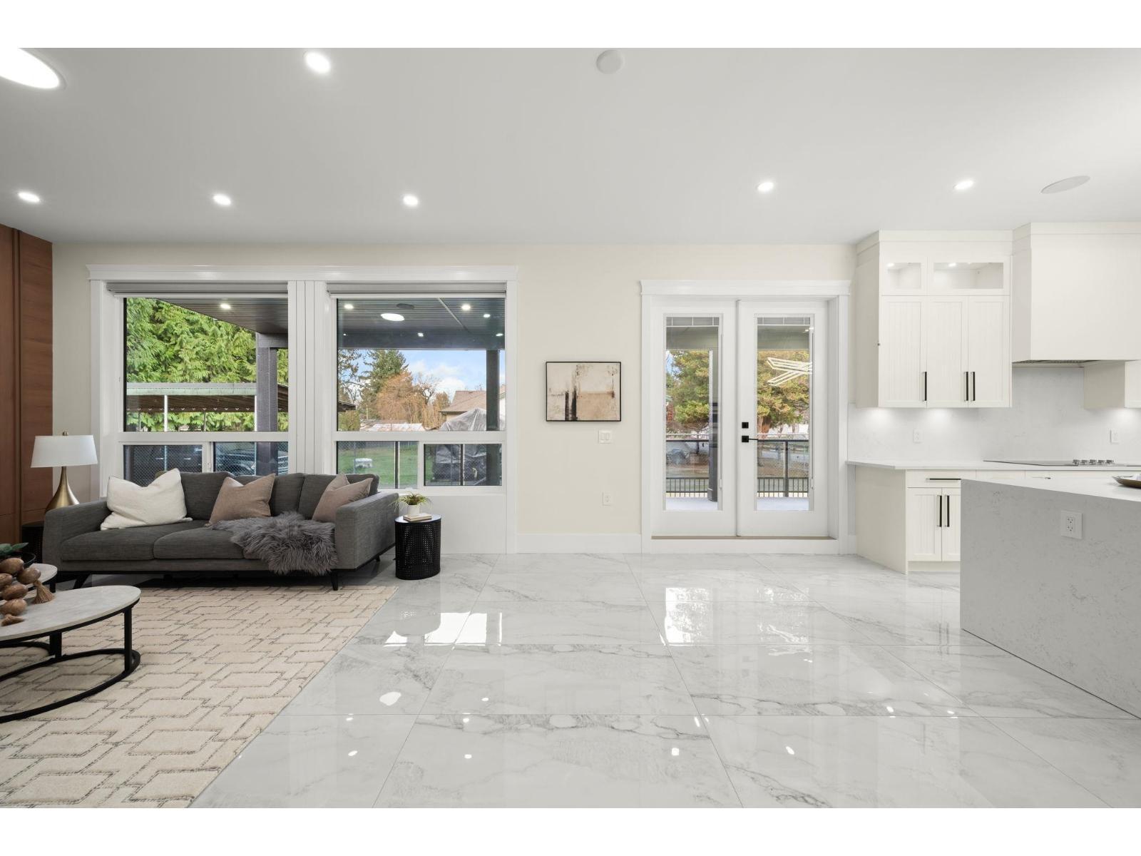 33995 Walnut Avenue, Abbotsford, BC - Indoor