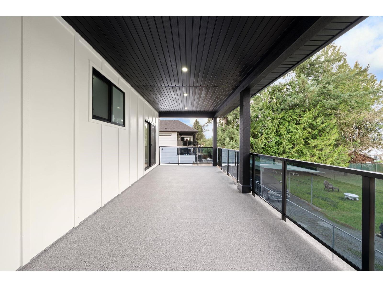 33995 Walnut Avenue, Abbotsford, BC - Outdoor With Deck Patio Veranda With Exterior