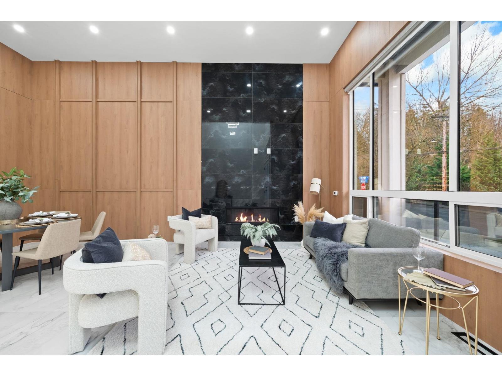 33995 Walnut Avenue, Abbotsford, BC - With Deck Patio Veranda With Exterior