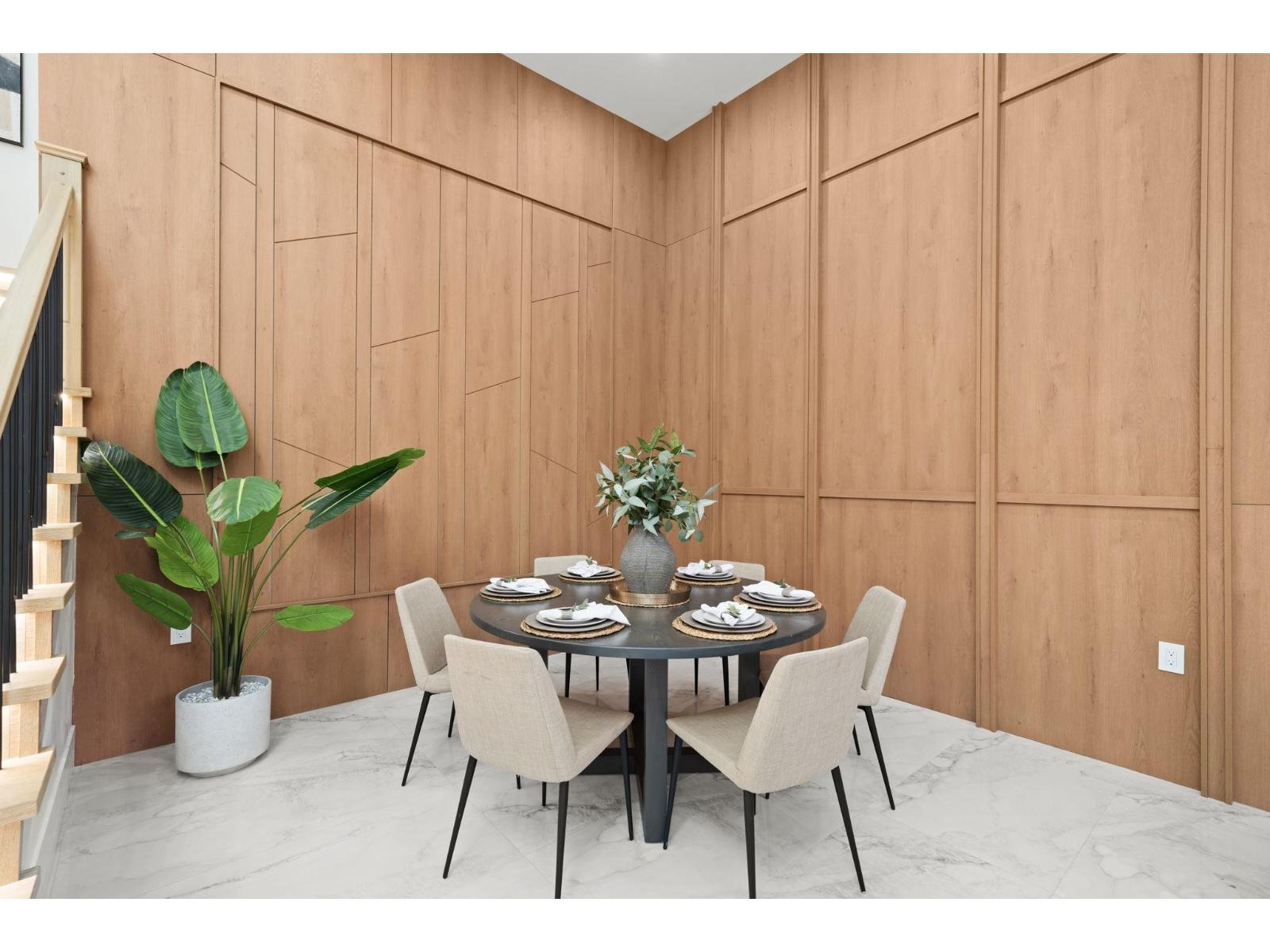33995 Walnut Avenue, Abbotsford, BC - Indoor Photo Showing Dining Room