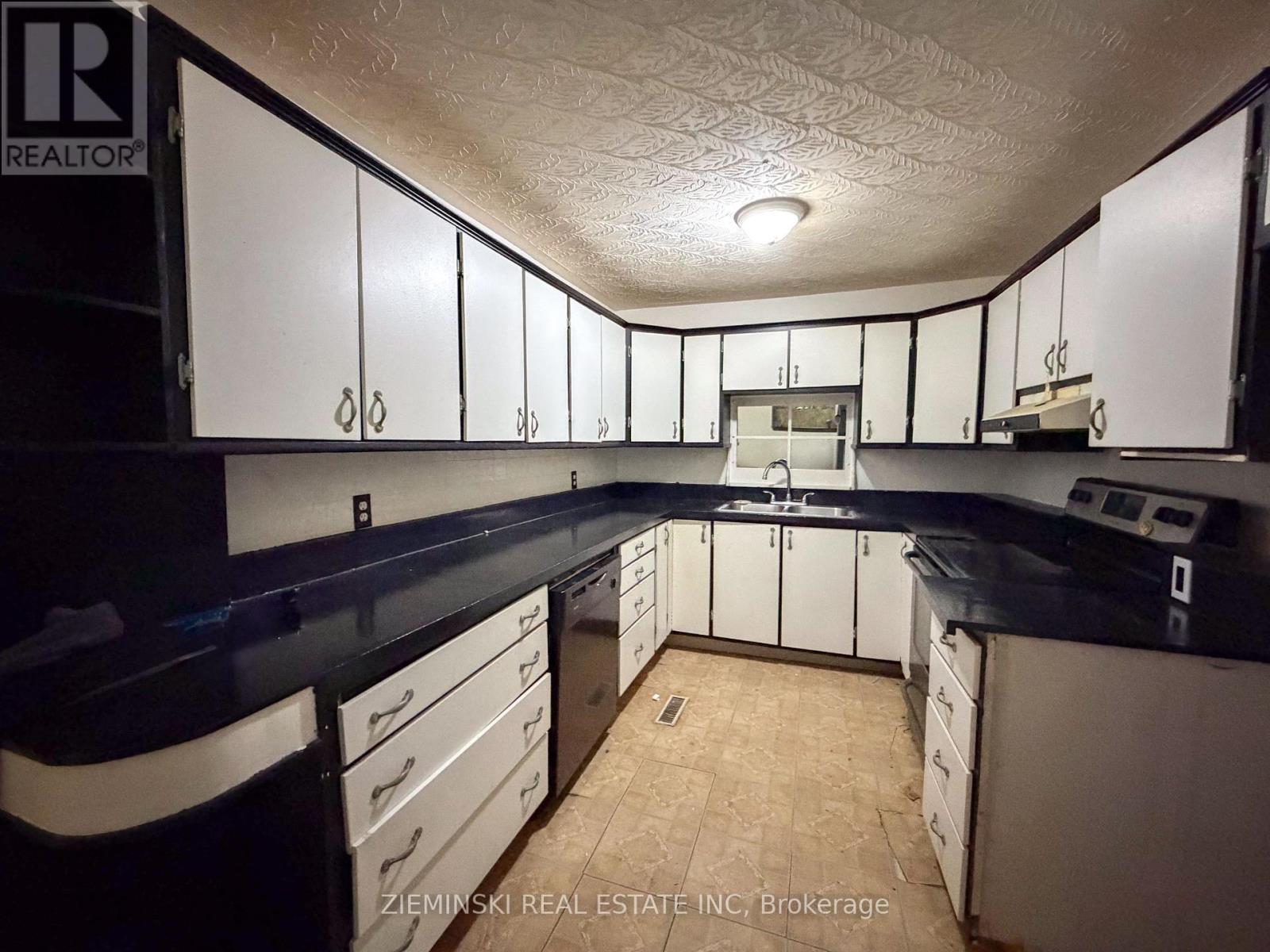 157 Pine Street N, Timmins (Tne - Central), ON