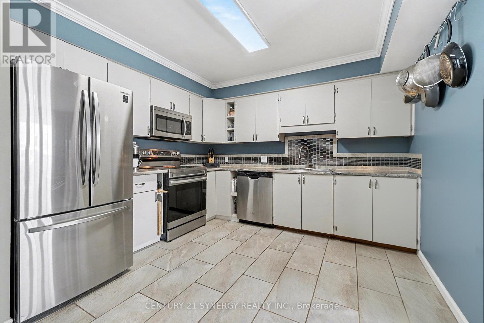 1350 Linden Crescent, Brockville, ON - Indoor Photo Showing Kitchen
