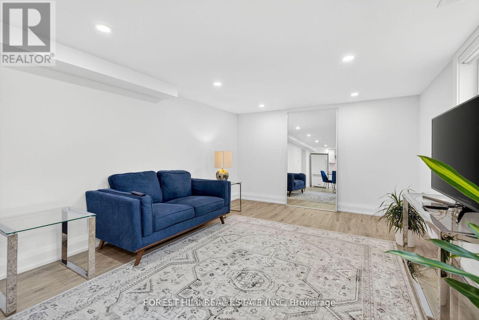 9 Tadcaster Place, Toronto, ON - Indoor