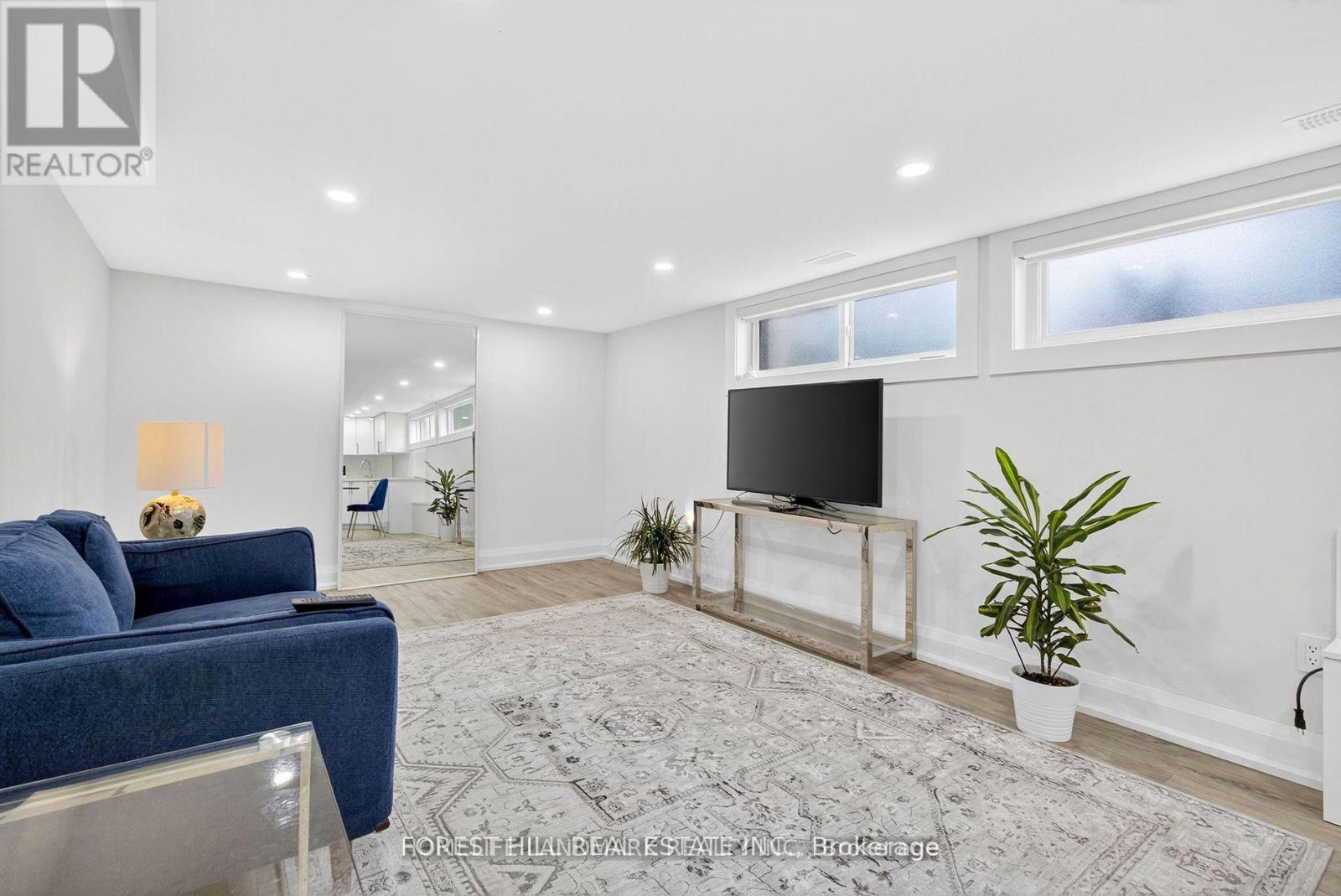 9 Tadcaster Place, Toronto, ON - Indoor