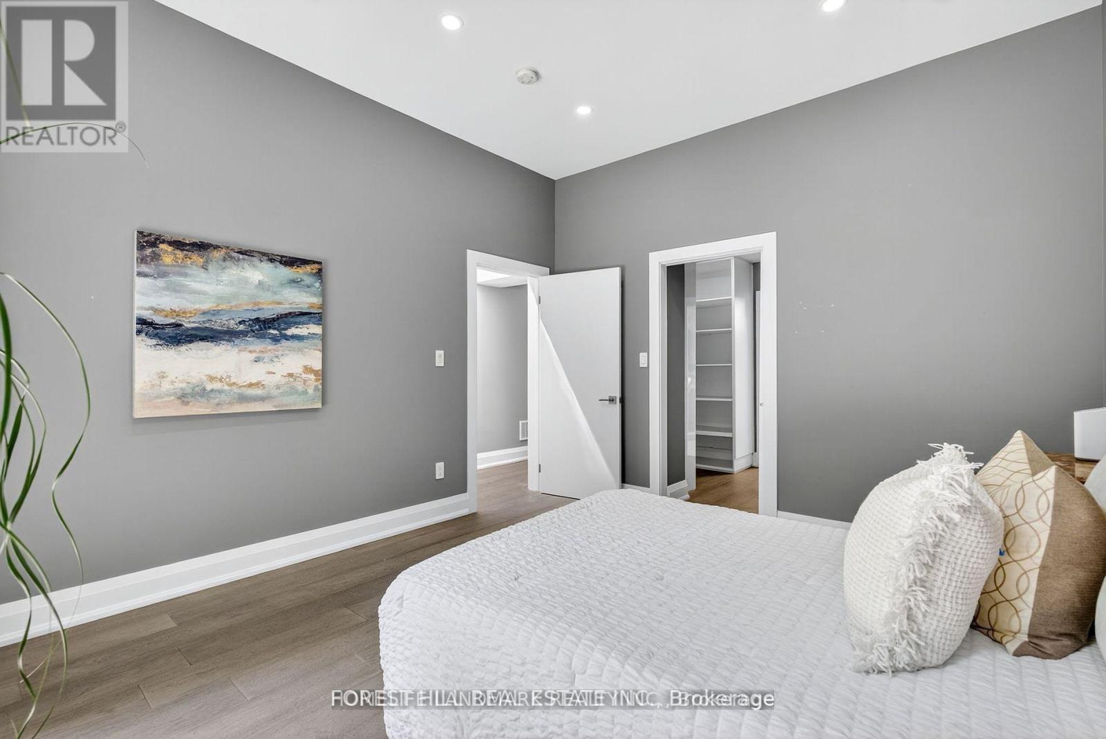 9 Tadcaster Place, Toronto, ON - Indoor Photo Showing Bedroom