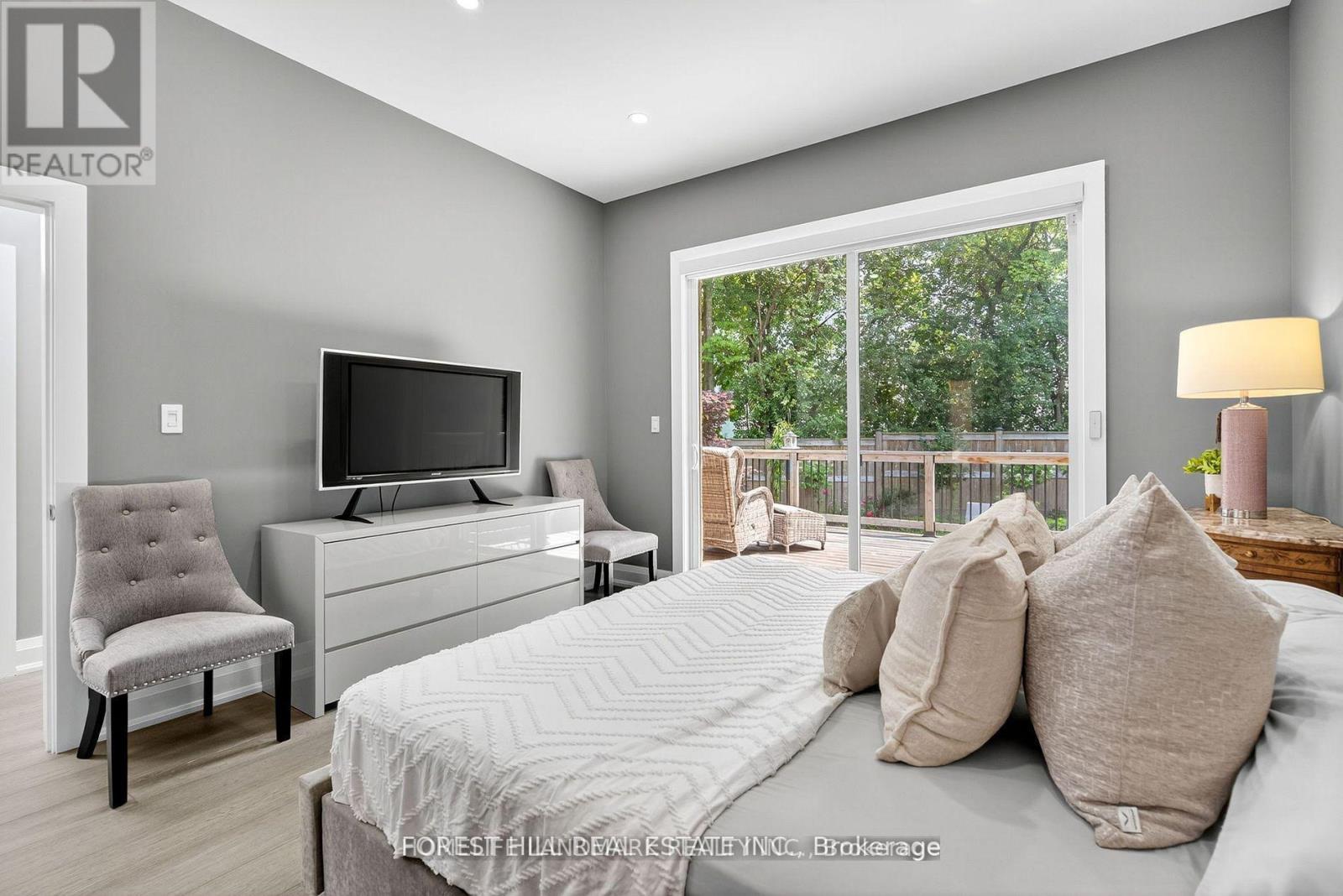 9 Tadcaster Place, Toronto, ON - Indoor Photo Showing Bedroom