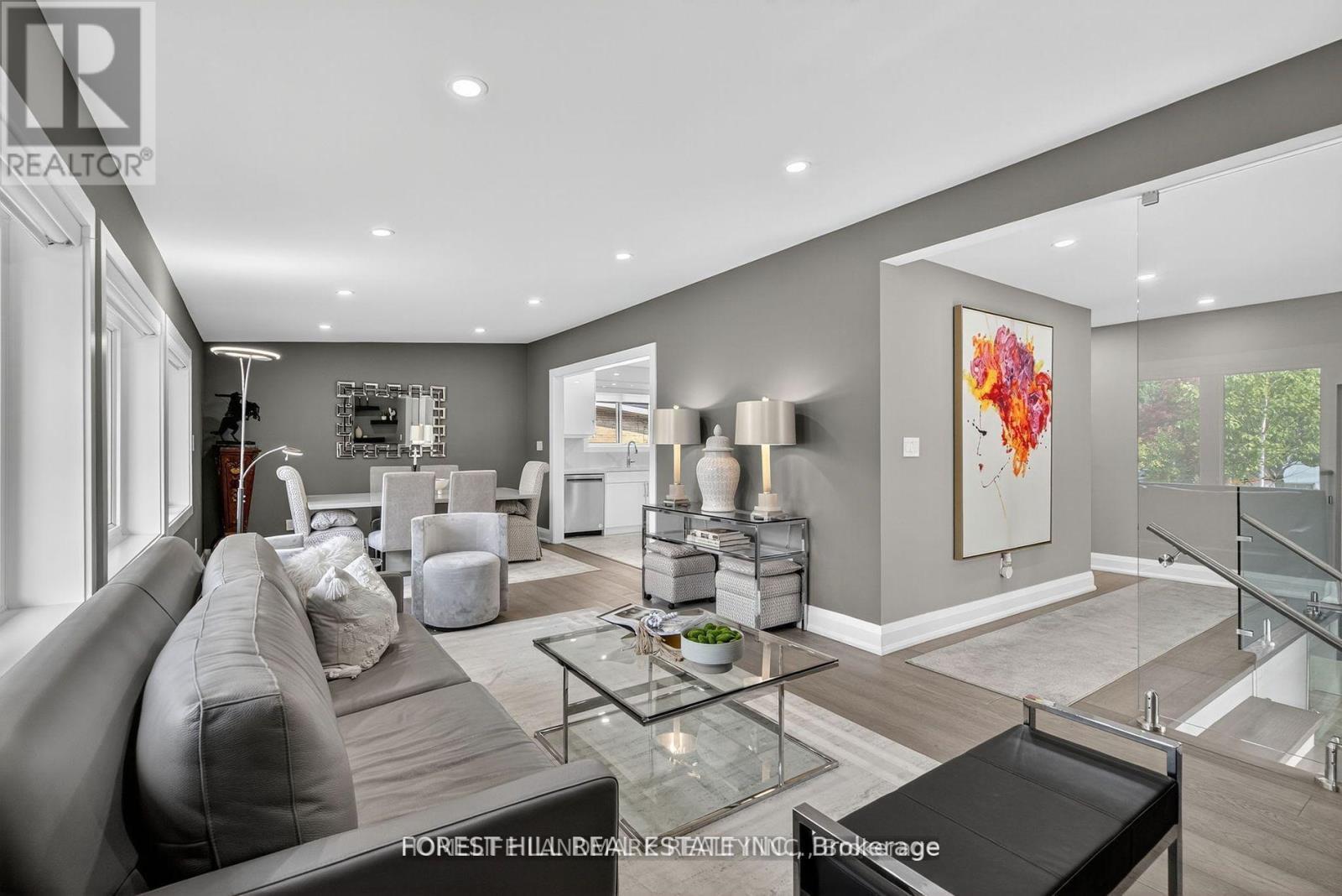 9 Tadcaster Place, Toronto, ON - Indoor Photo Showing Living Room