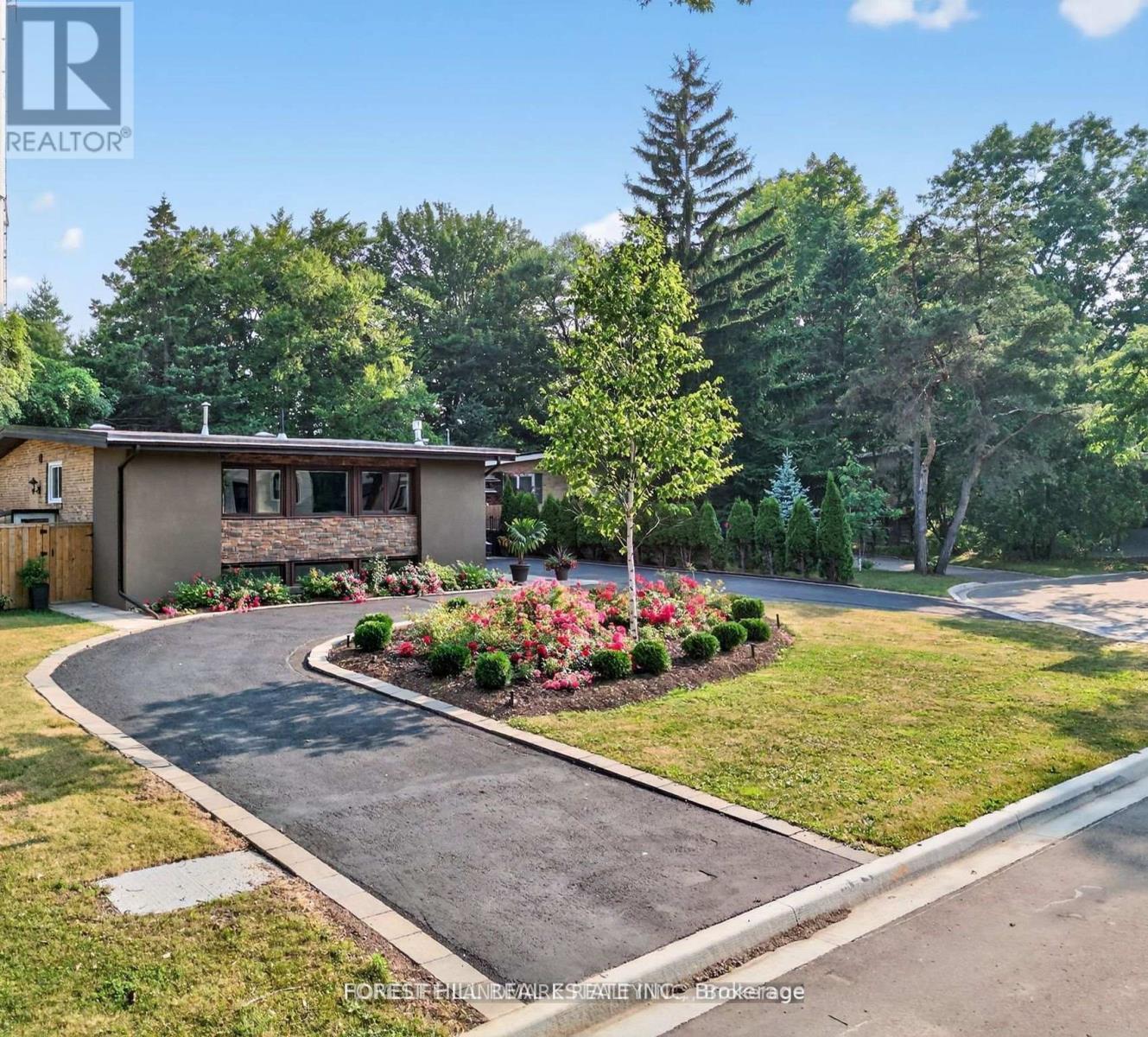 9 Tadcaster Place, Toronto, ON - Outdoor