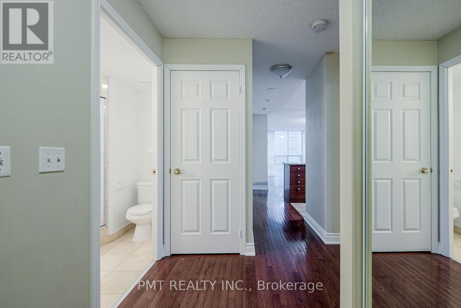 Ph06 - 30 Grand Trunk Crescent, Toronto, ON - Indoor