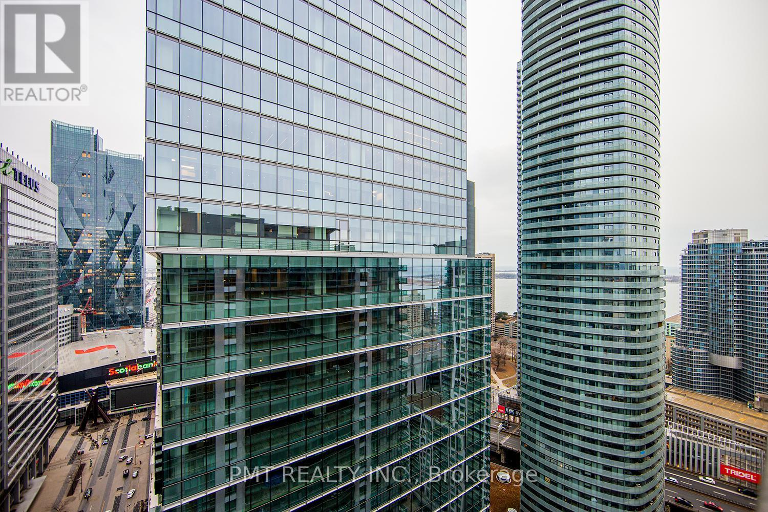 Ph06 - 30 Grand Trunk Crescent, Toronto, ON - Outdoor With Facade