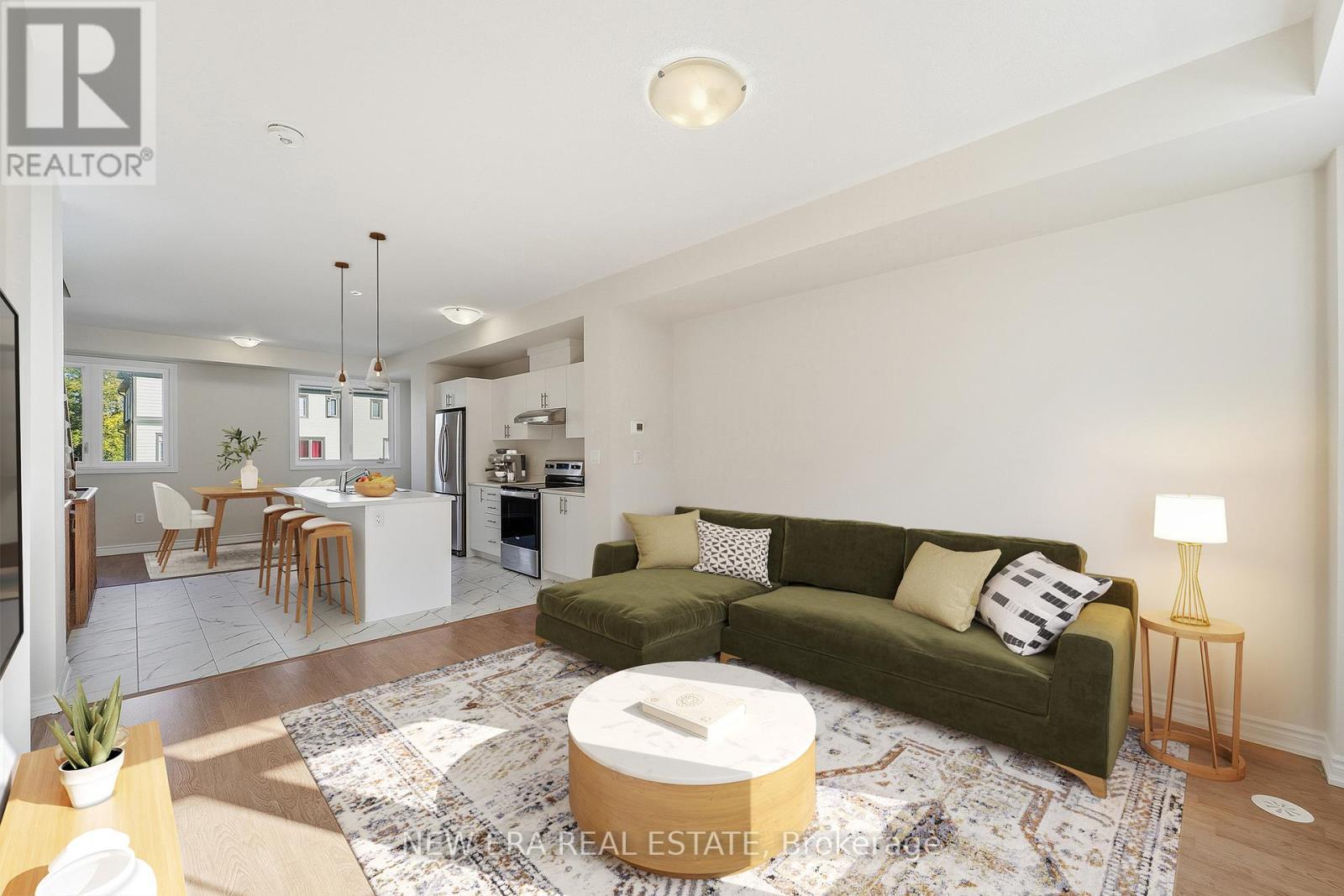 6 Malone Lane, Clarington, ON - Indoor Photo Showing Living Room