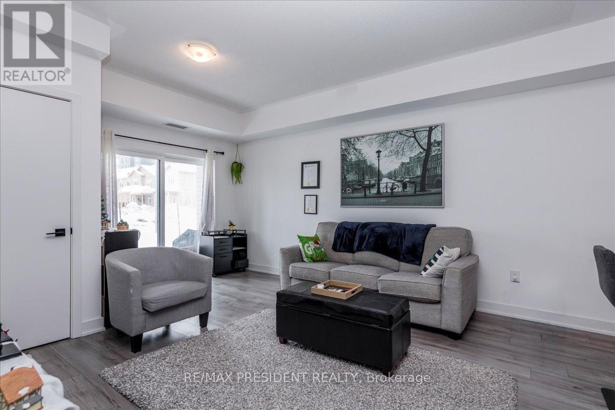 106 - 10 Culinary Lane, Barrie, ON - Indoor Photo Showing Living Room