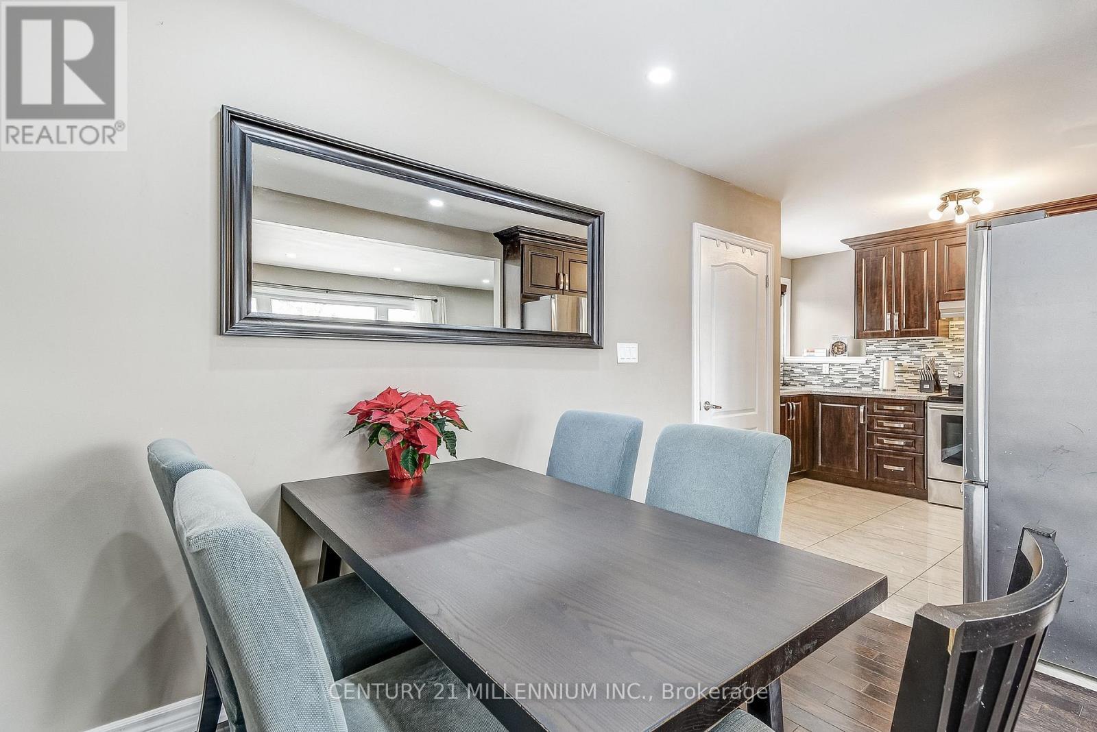 10 Evesham Crescent, Brampton, ON - Indoor Photo Showing Dining Room