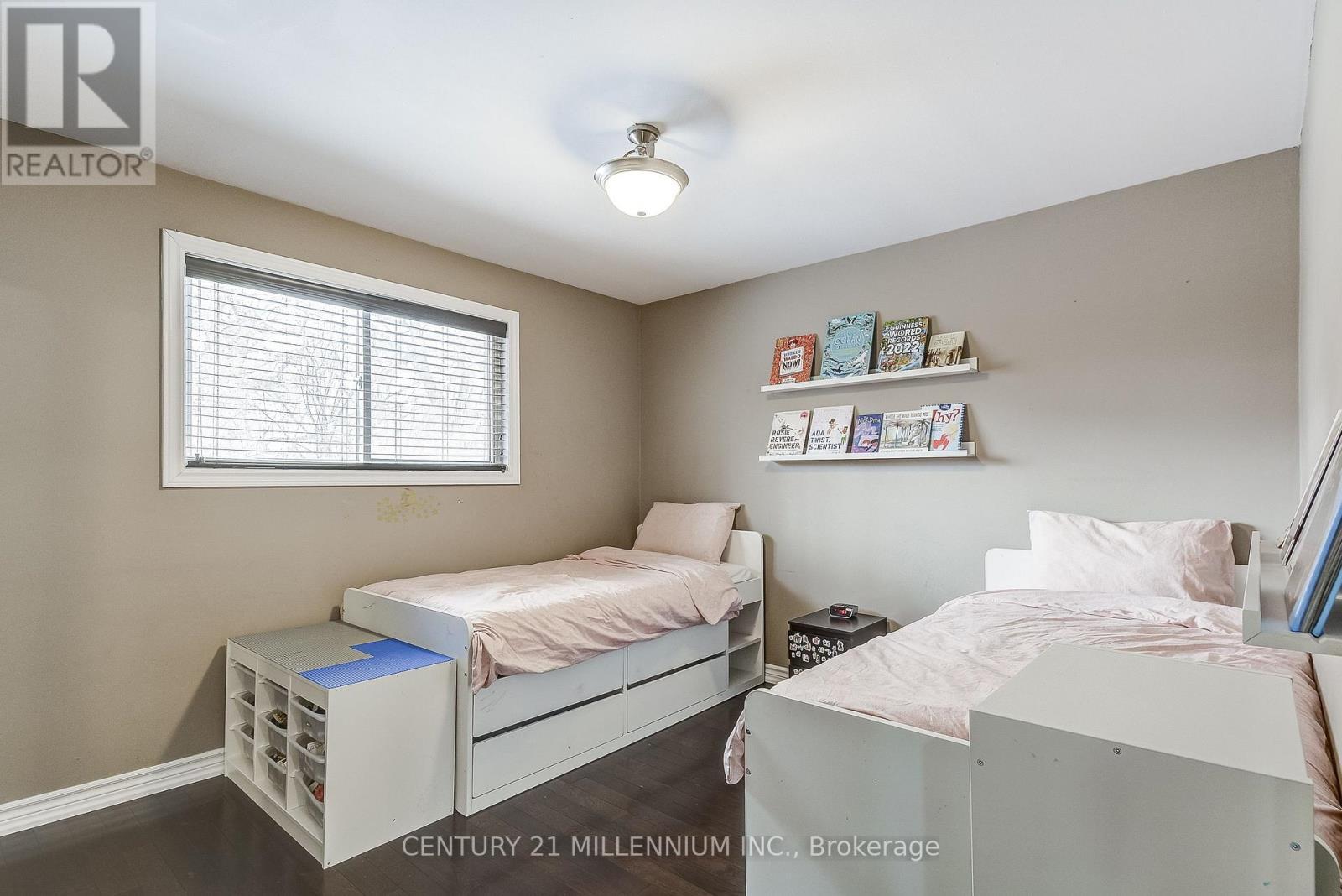 10 Evesham Crescent, Brampton, ON - Indoor Photo Showing Bedroom
