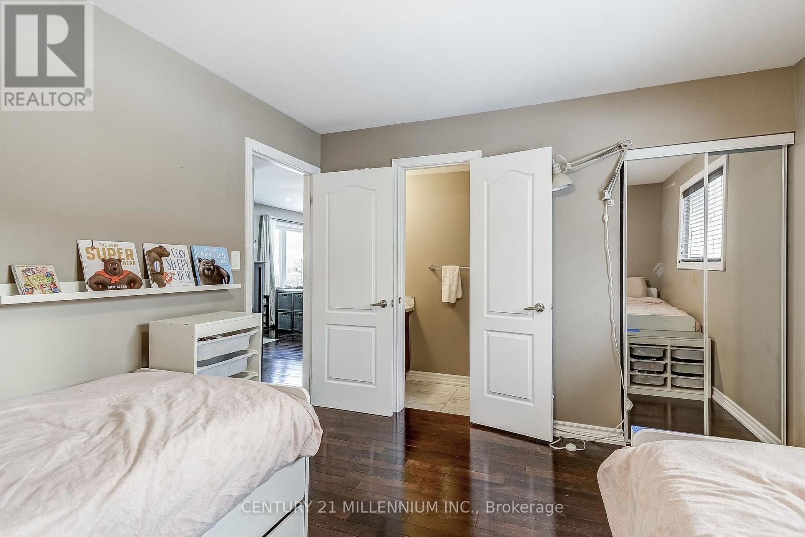 10 Evesham Crescent, Brampton, ON - Indoor Photo Showing Bedroom
