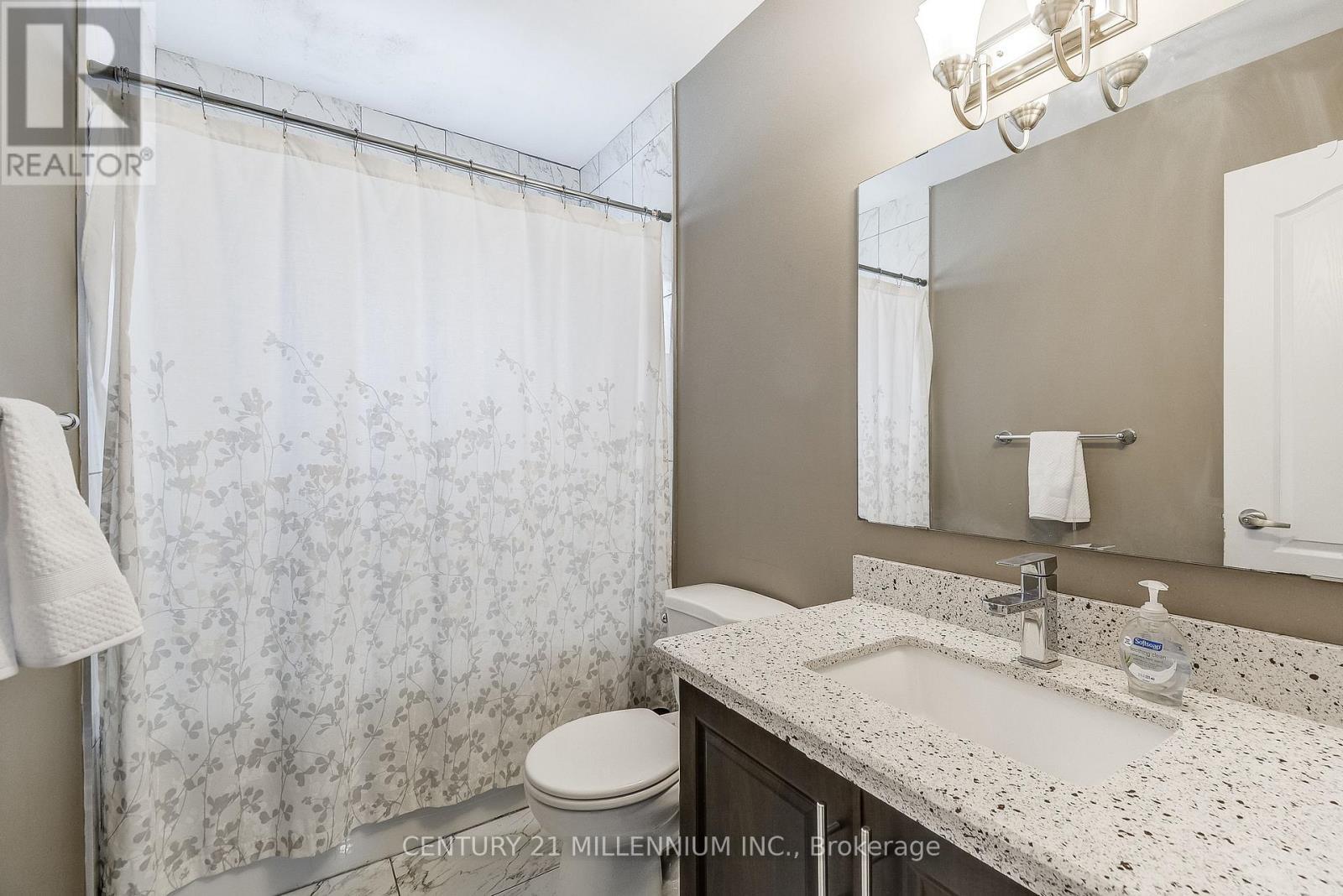 10 Evesham Crescent, Brampton, ON - Indoor Photo Showing Bathroom