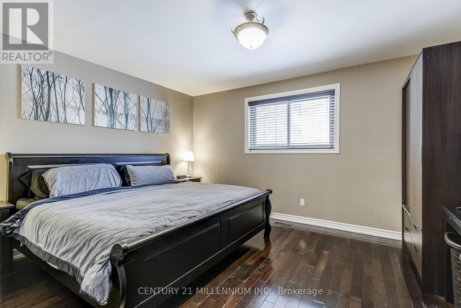 10 Evesham Crescent, Brampton, ON - Indoor Photo Showing Bedroom