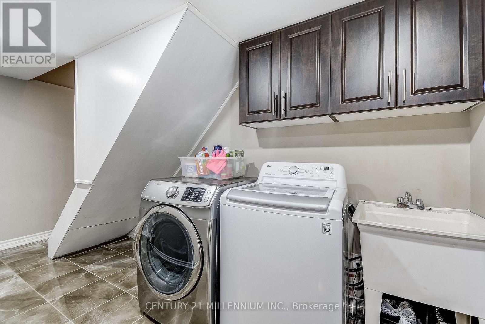 10 Evesham Crescent, Brampton, ON - Indoor Photo Showing Laundry Room
