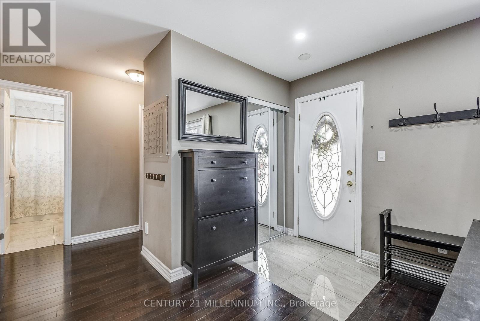 10 Evesham Crescent, Brampton, ON - Indoor Photo Showing Other Room