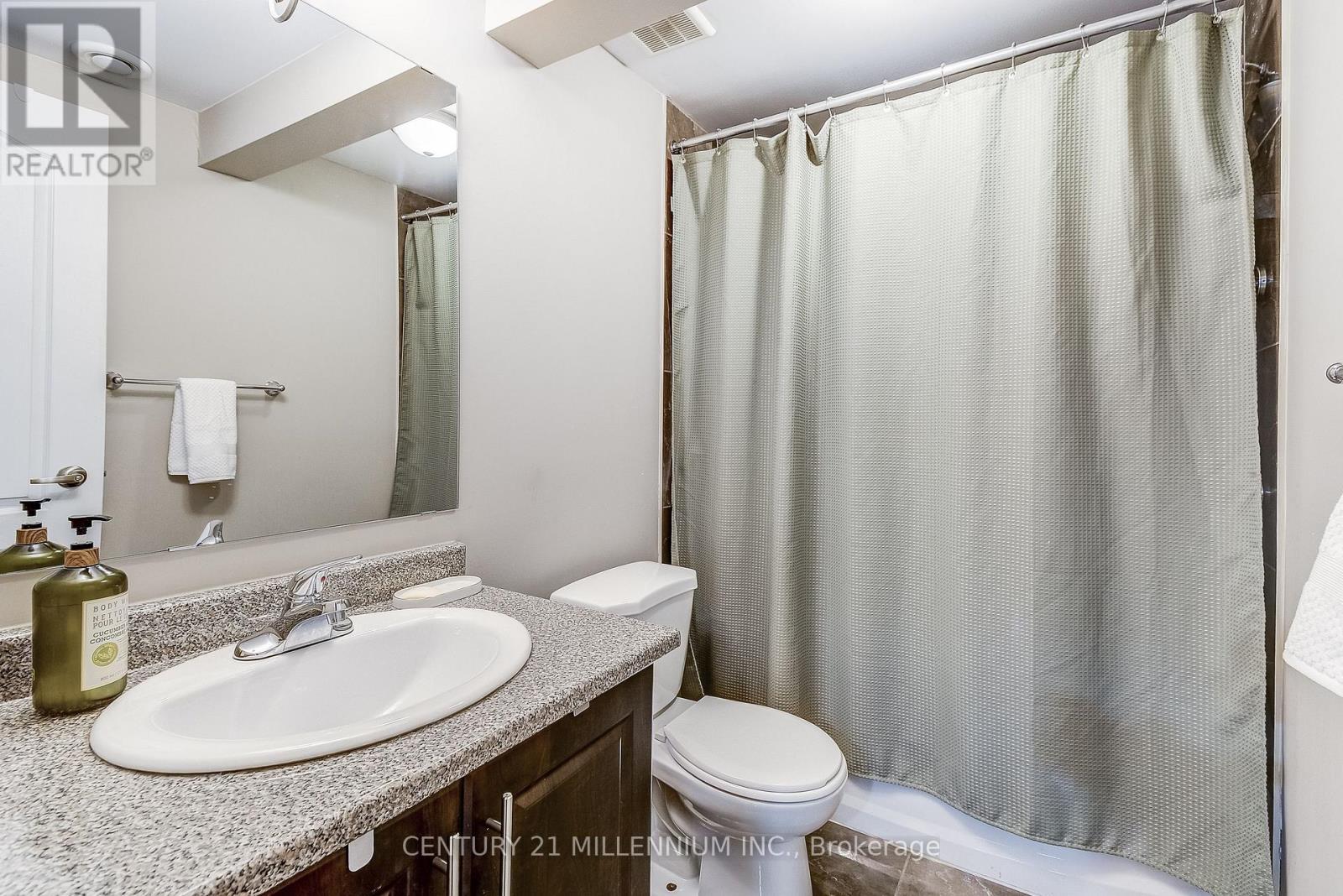 10 Evesham Crescent, Brampton, ON - Indoor Photo Showing Bathroom