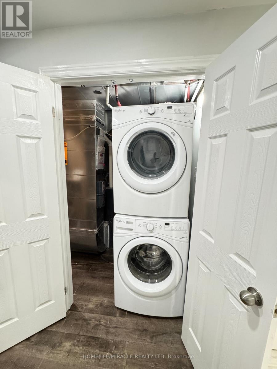 Bsmt - 8 Altura Way, Brampton, ON - Indoor Photo Showing Laundry Room
