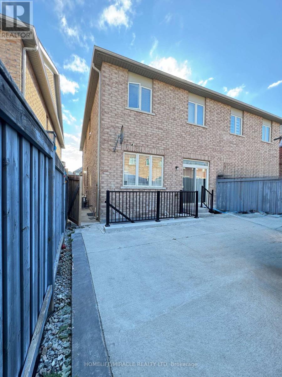 Bsmt - 8 Altura Way, Brampton, ON - Outdoor With Exterior