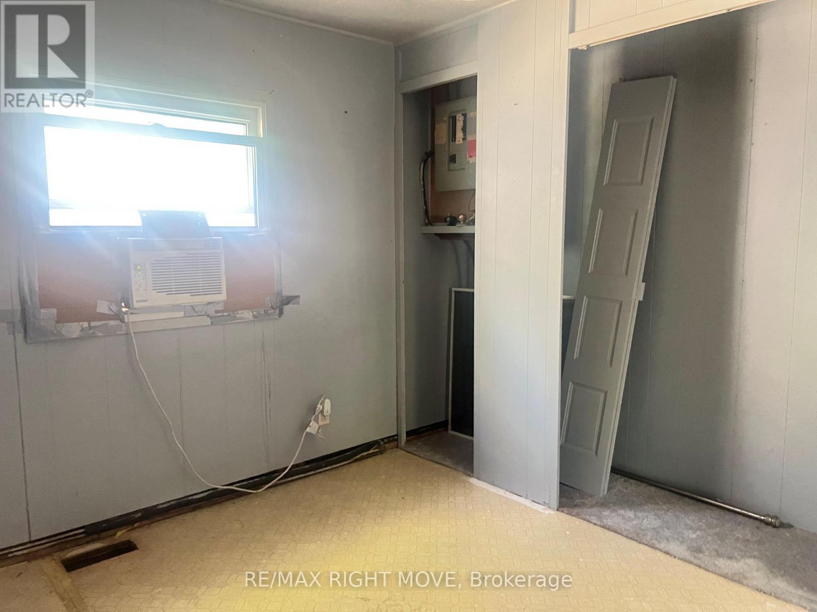 1052 4 Seasons Road, Gravenhurst, ON - Indoor Photo Showing Other Room