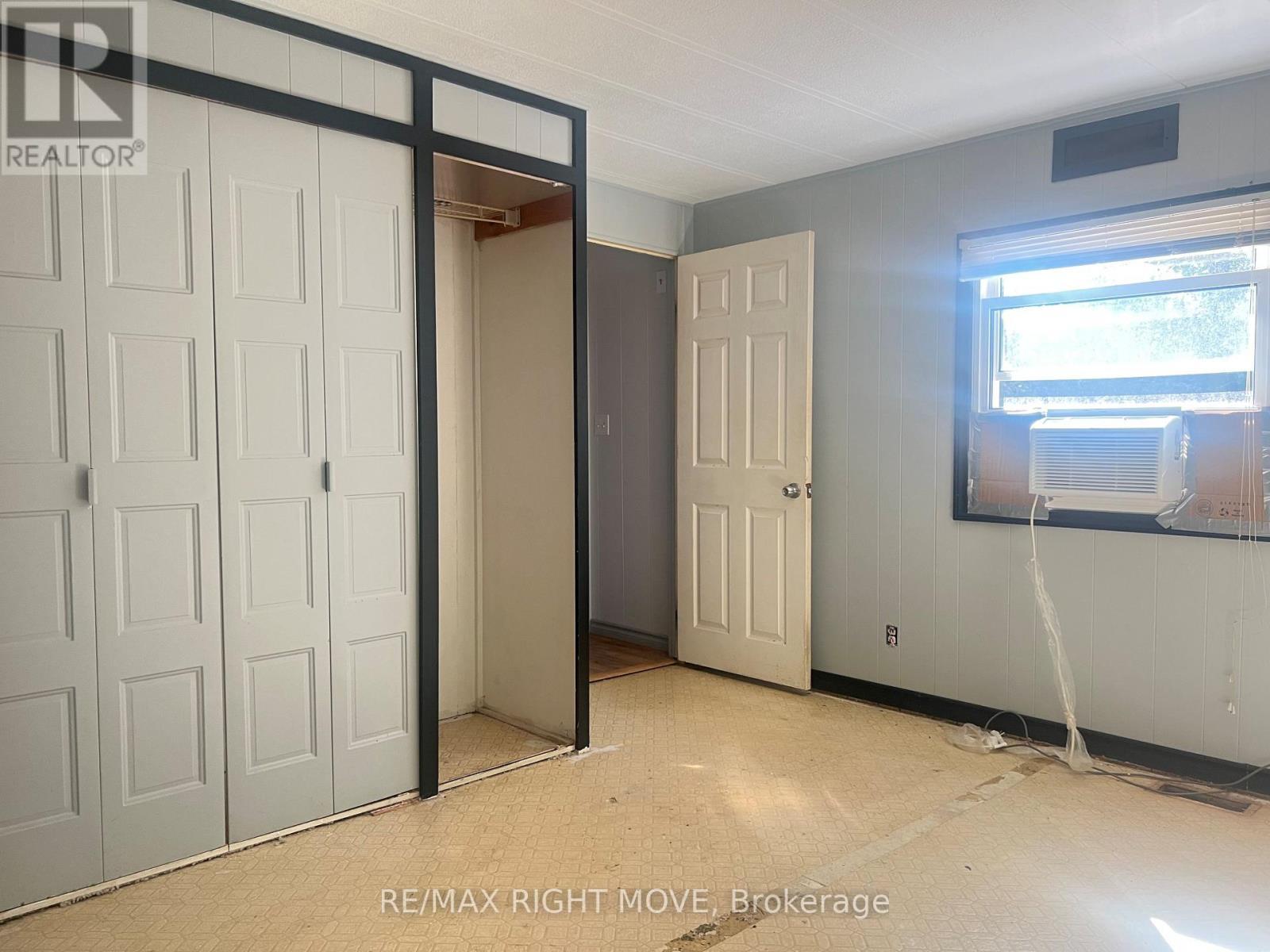 1052 4 Seasons Road, Gravenhurst, ON - Indoor Photo Showing Other Room