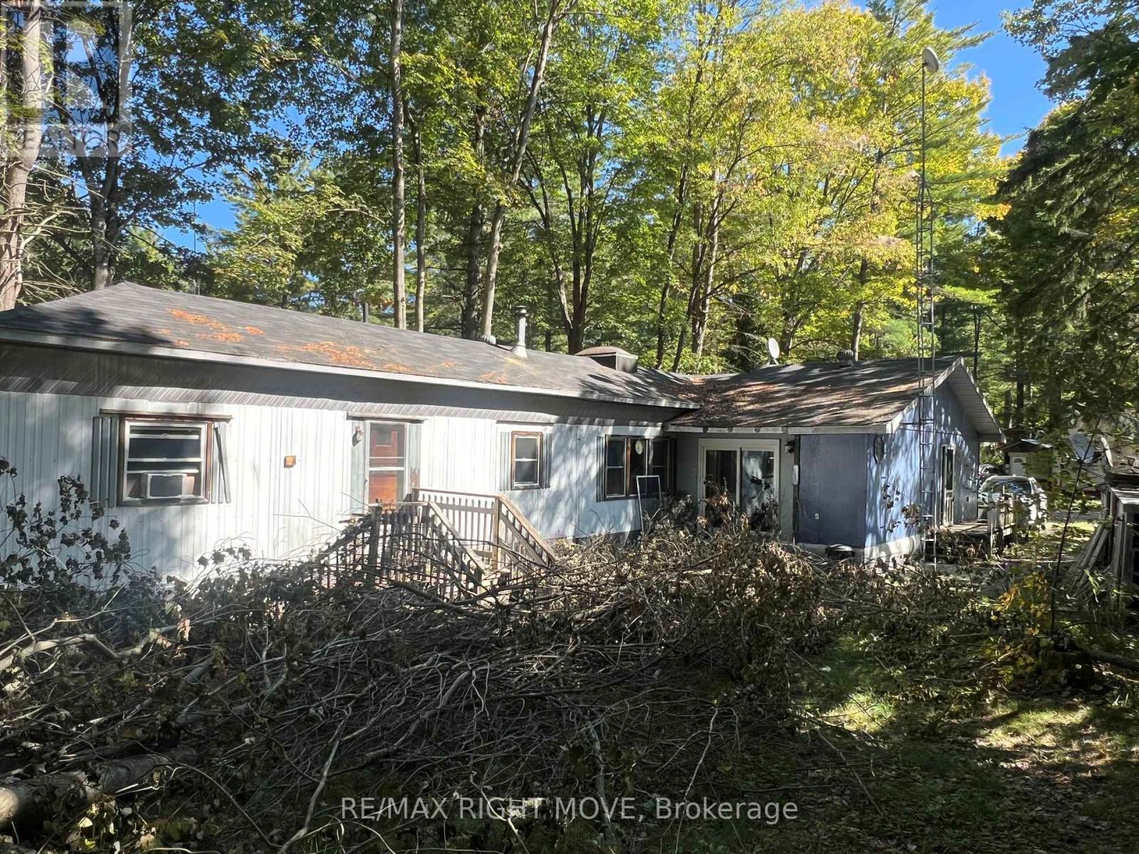 1052 4 Seasons Road, Gravenhurst, ON - Outdoor