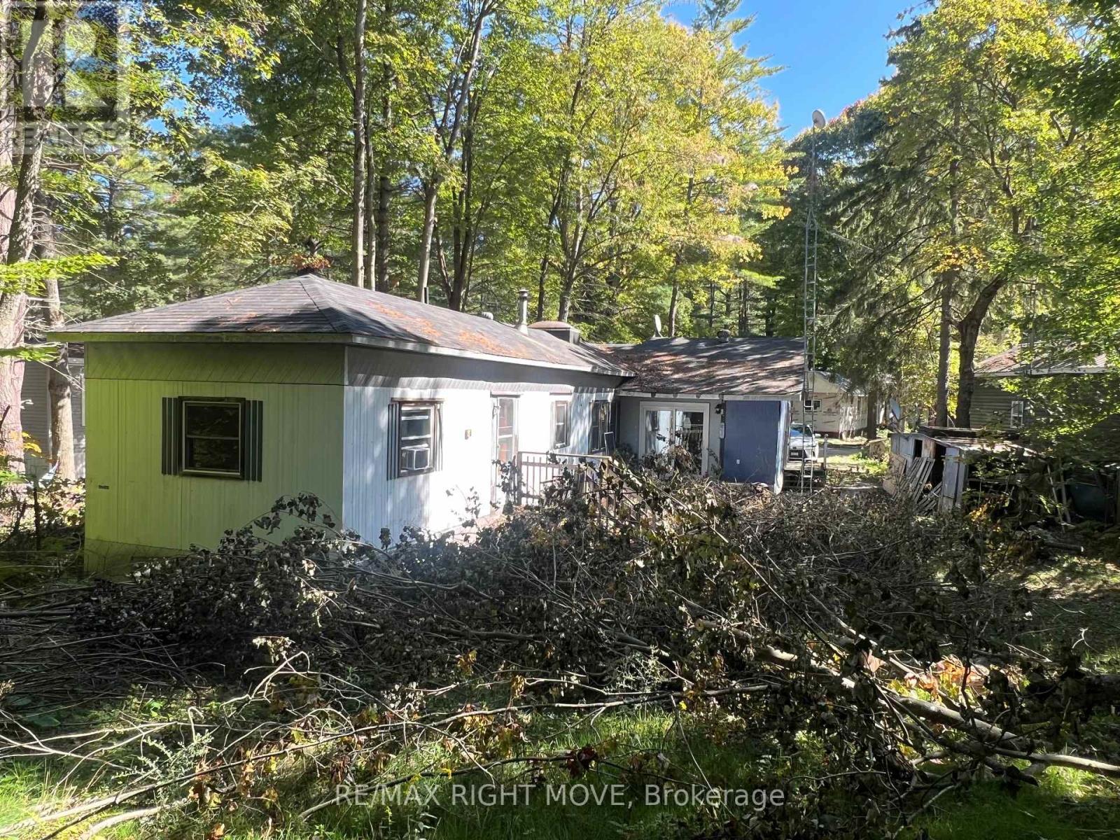 1052 4 Seasons Road, Gravenhurst, ON - Outdoor