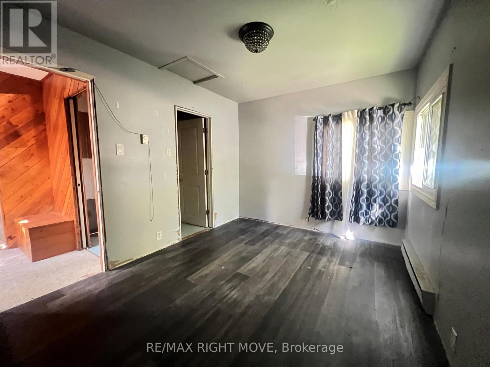 1052 4 Seasons Road, Gravenhurst, ON - Indoor Photo Showing Other Room